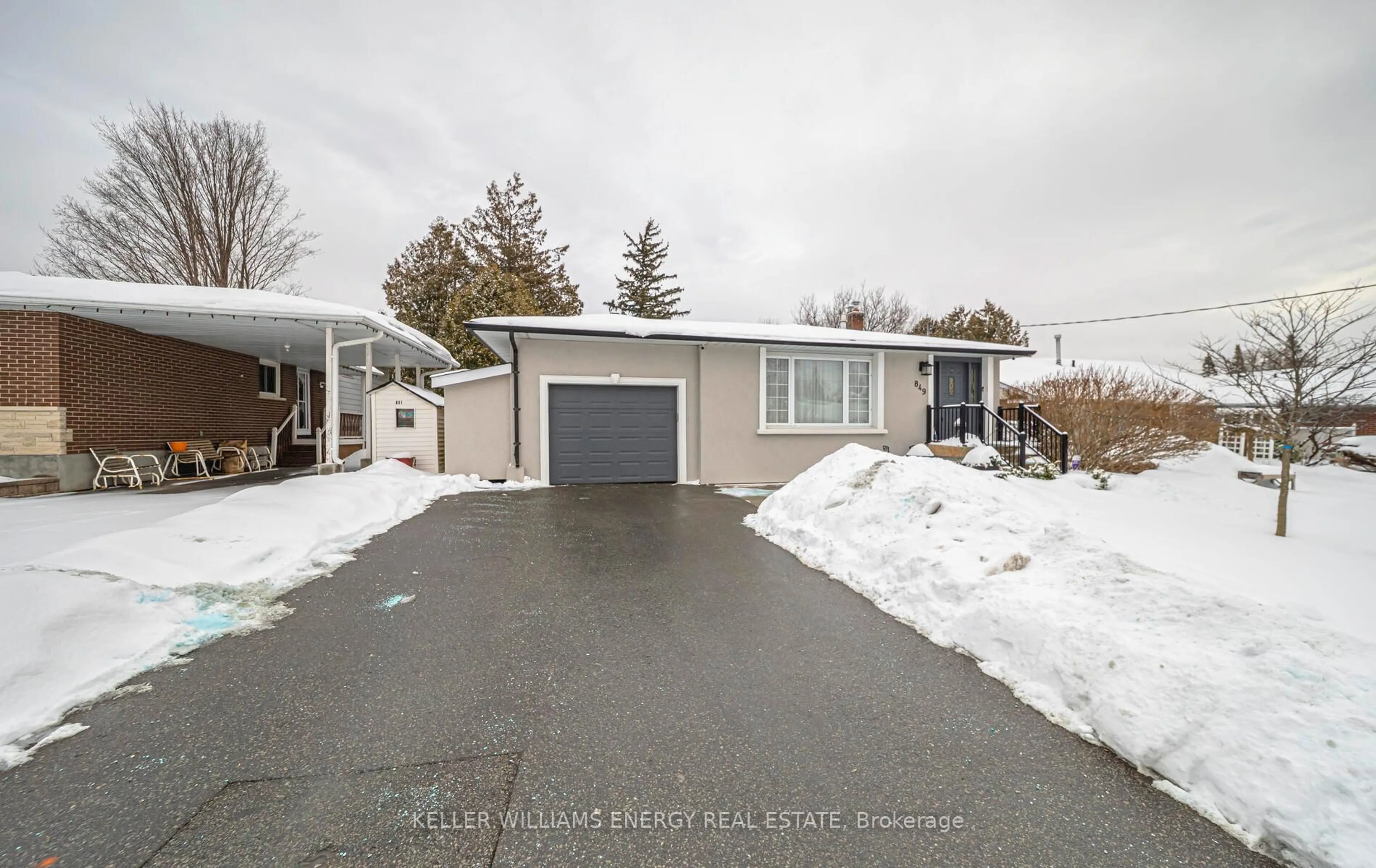 Unknown for 849 Byron St, Whitby Ontario L1N 4N8