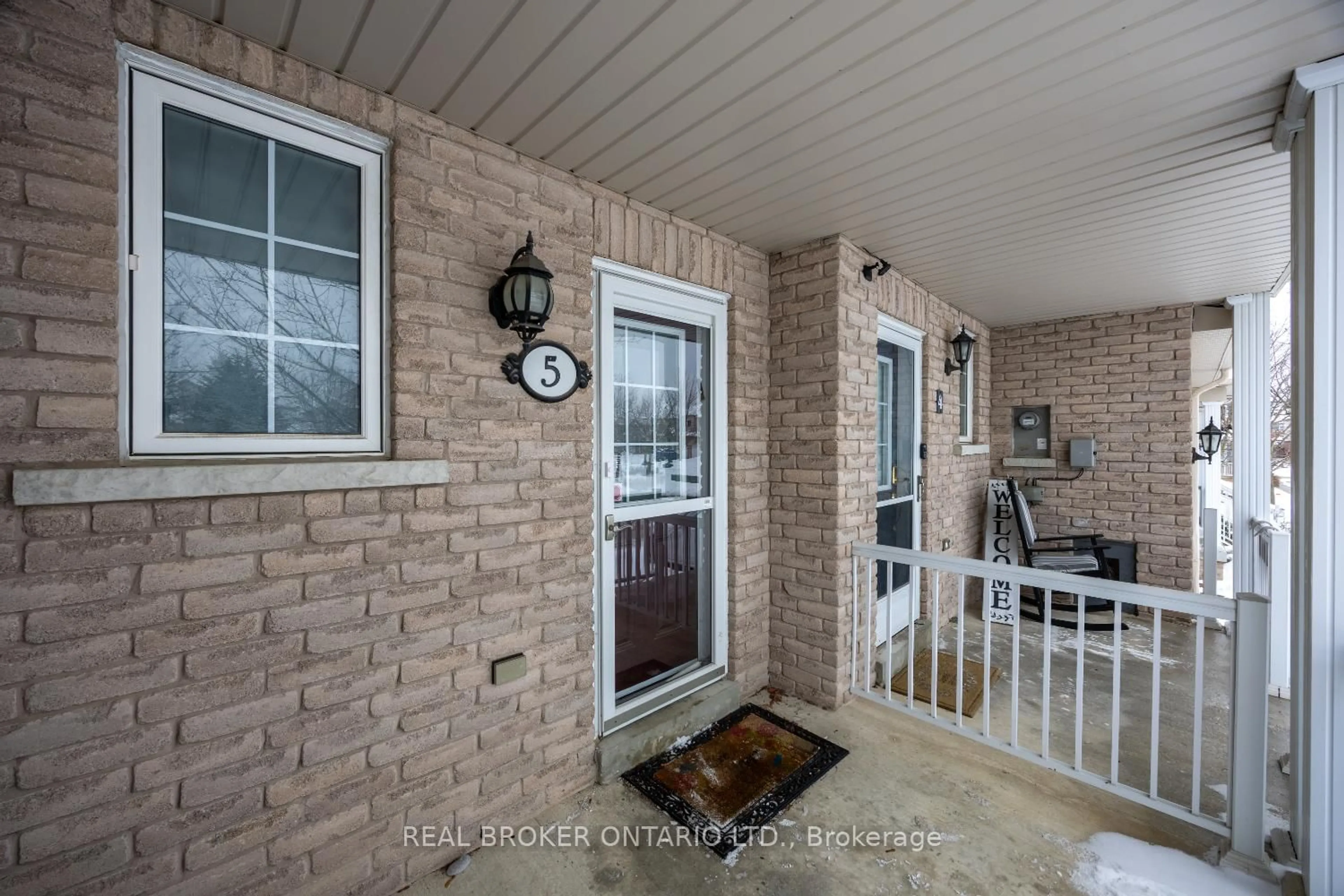 Unknown for 253 Sprucewood Cres #5, Clarington Ontario L1C 0G6