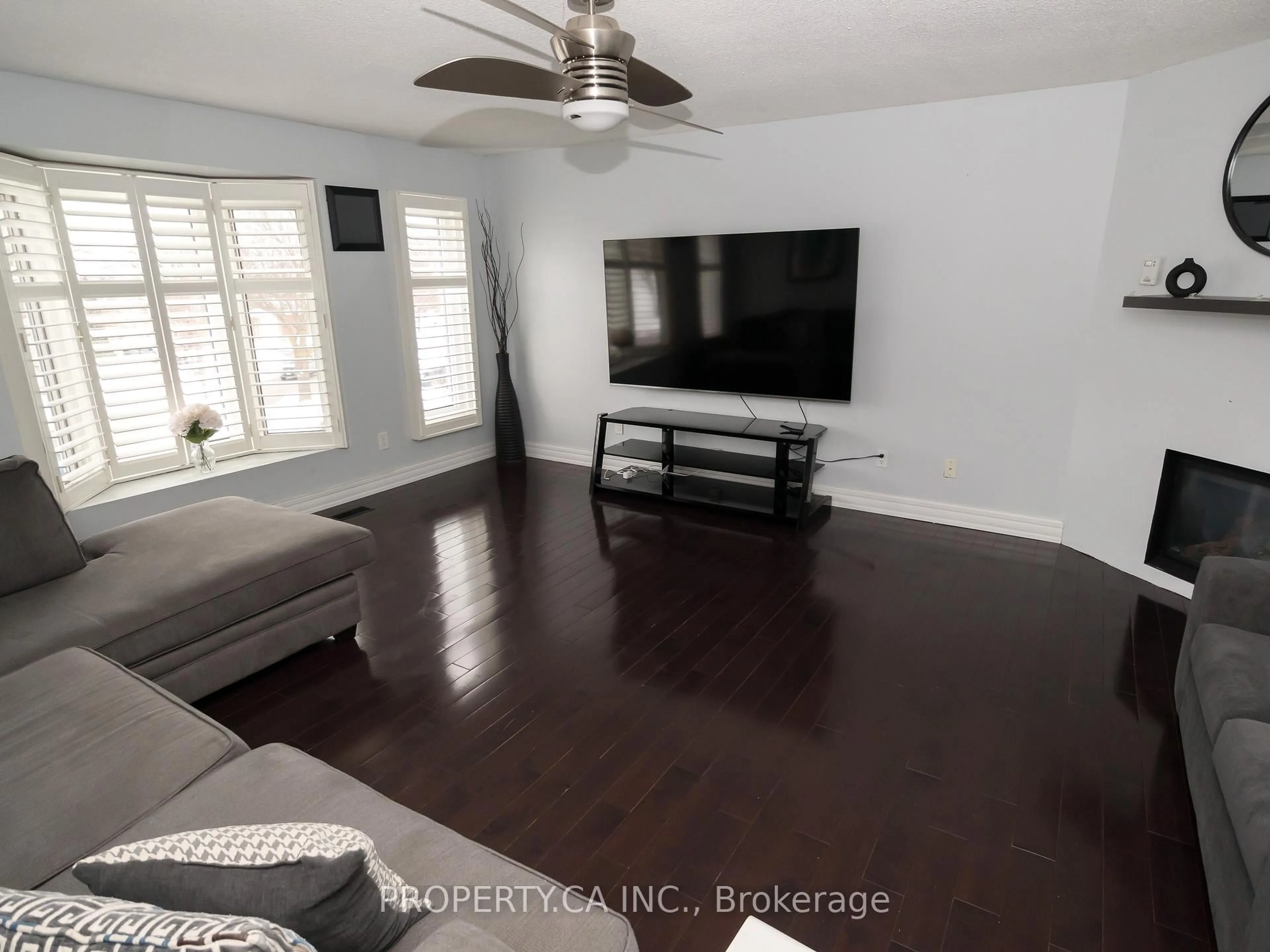 Unknown for 34 Sawdon Dr, Whitby Ontario L1N 8C3