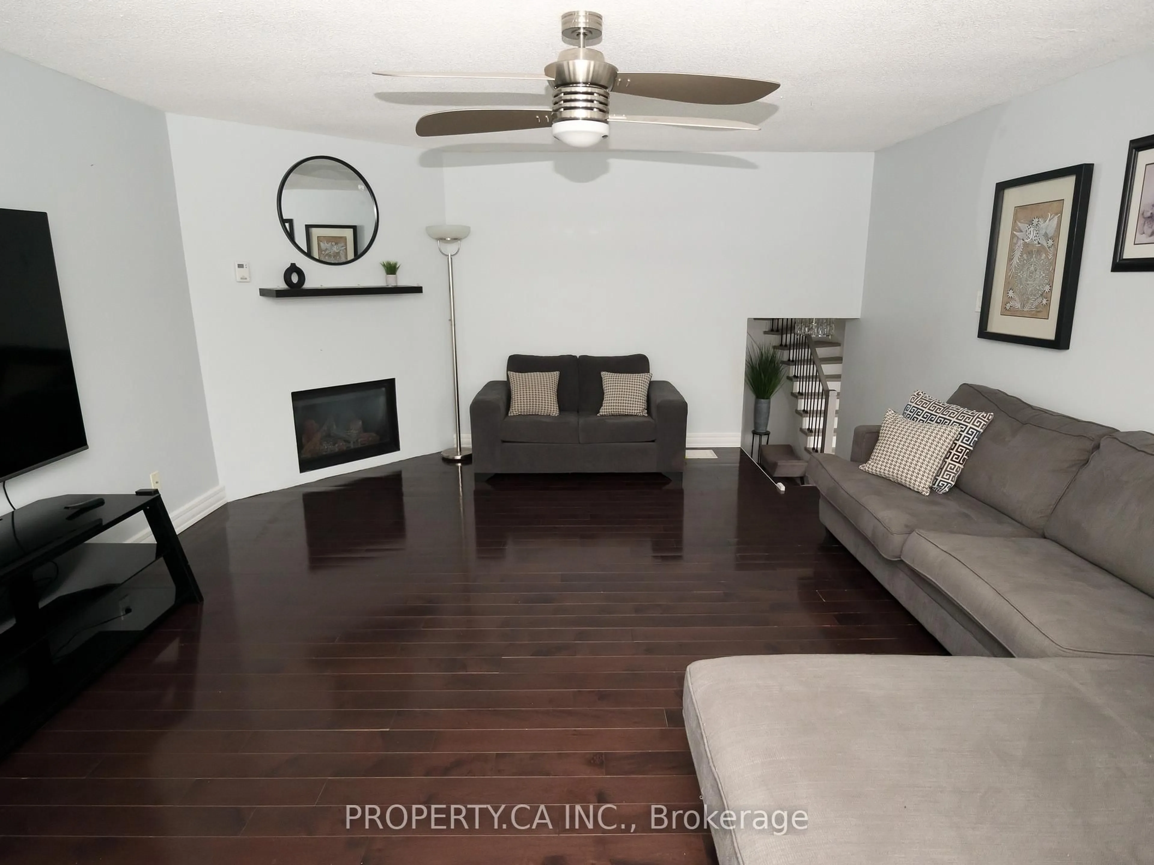 Living room with furniture, unknown for 34 Sawdon Dr, Whitby Ontario L1N 8C3