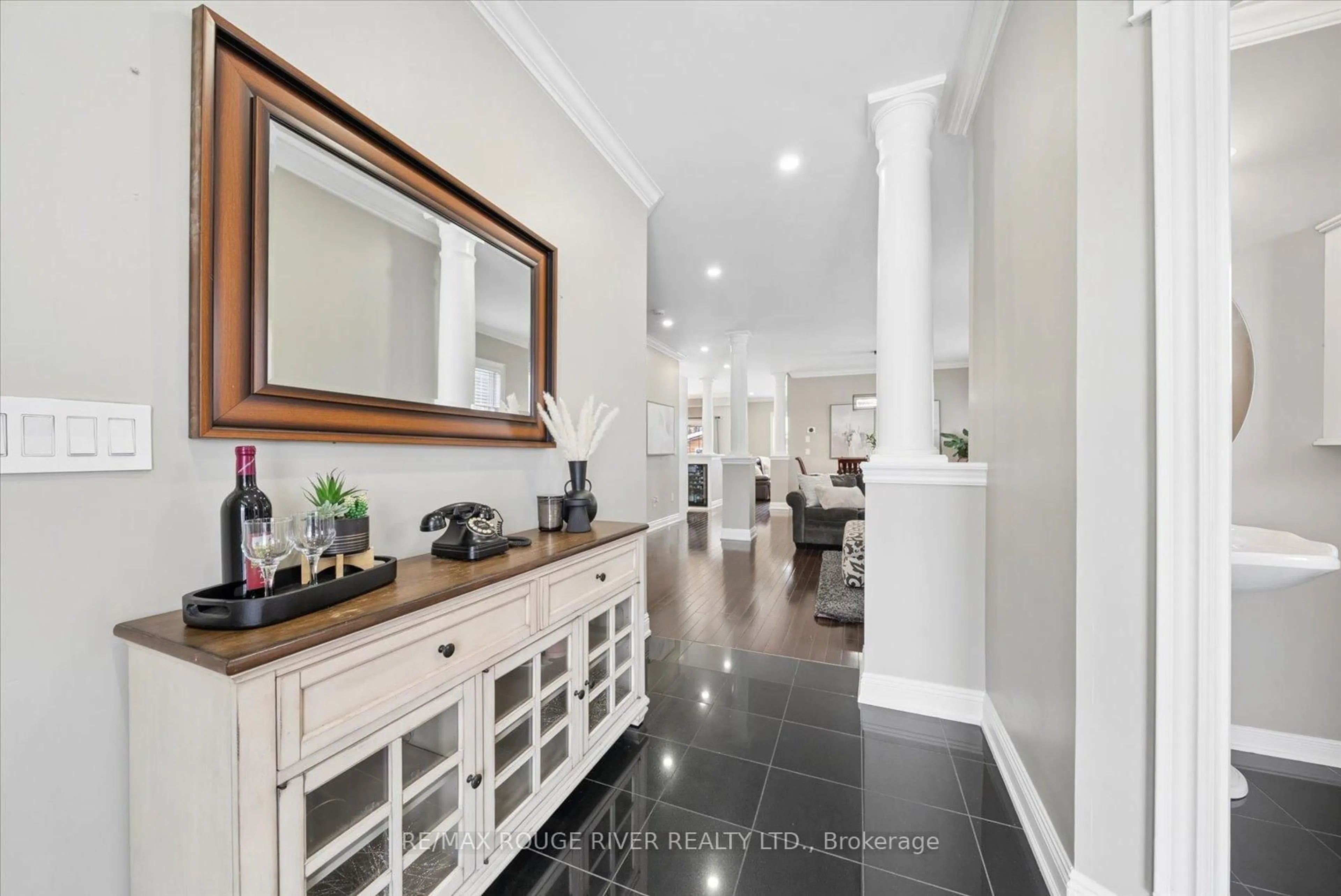 Indoor entryway for 58 Bons Ave, Clarington Ontario L1C 0B5