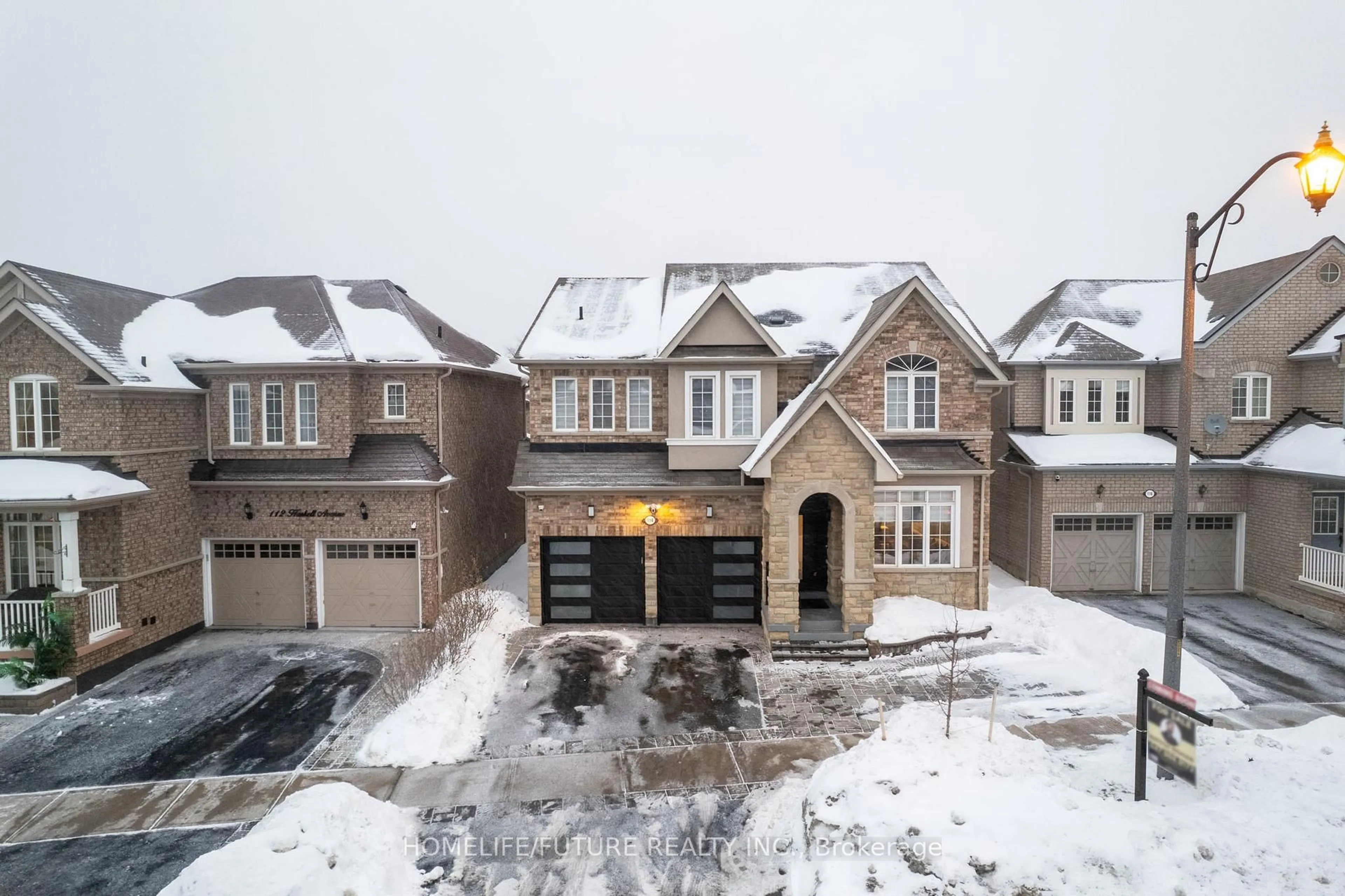 A pic from outside/outdoor area/front of a property/back of a property/a pic from drone, street for 114 Haskell Ave, Ajax Ontario L1T 0E3