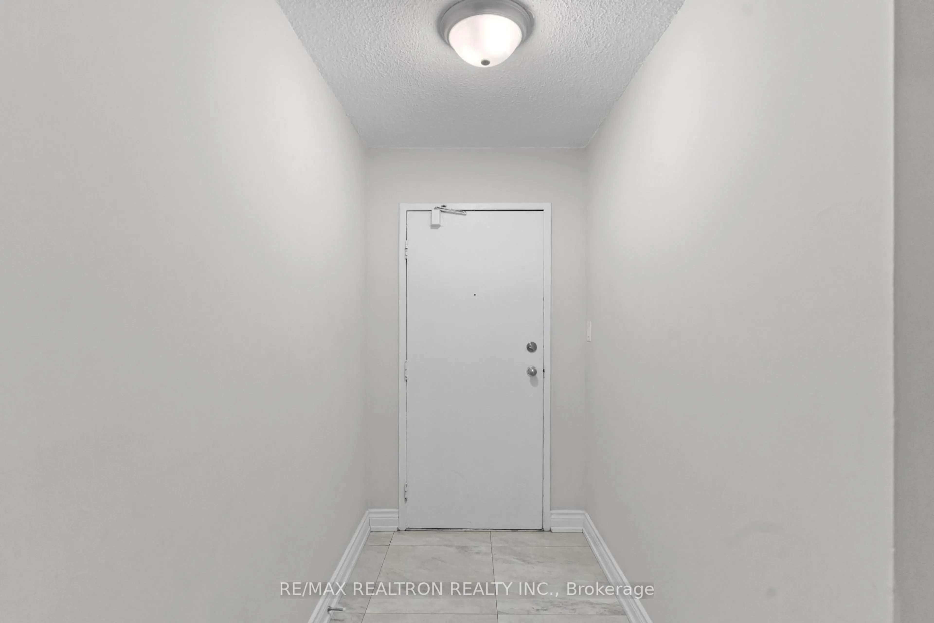 Unknown for 100 Wingarden Crt #910, Toronto Ontario M1B 2P4