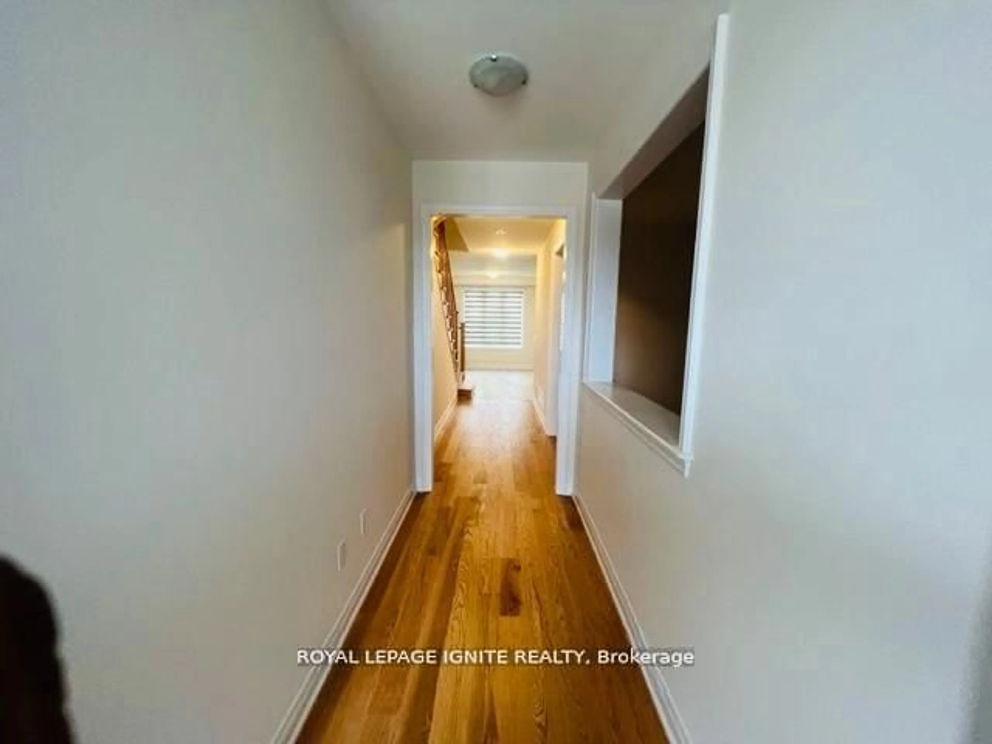 Indoor entryway for 114 Whitehand Dr, Clarington Ontario L1B 0W1