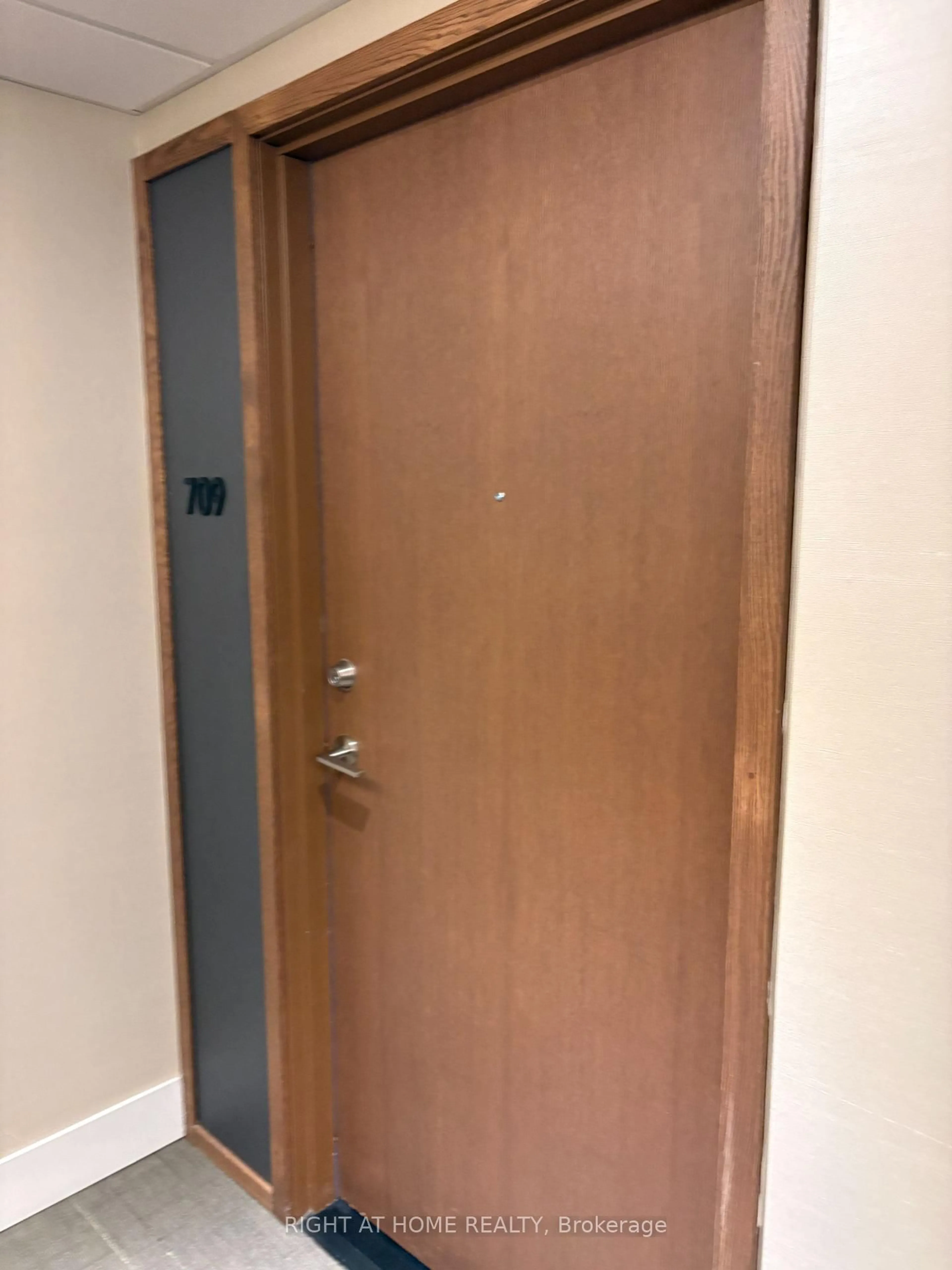 Unknown for 1331 Queen St #9, Toronto Ontario M3B 0A1