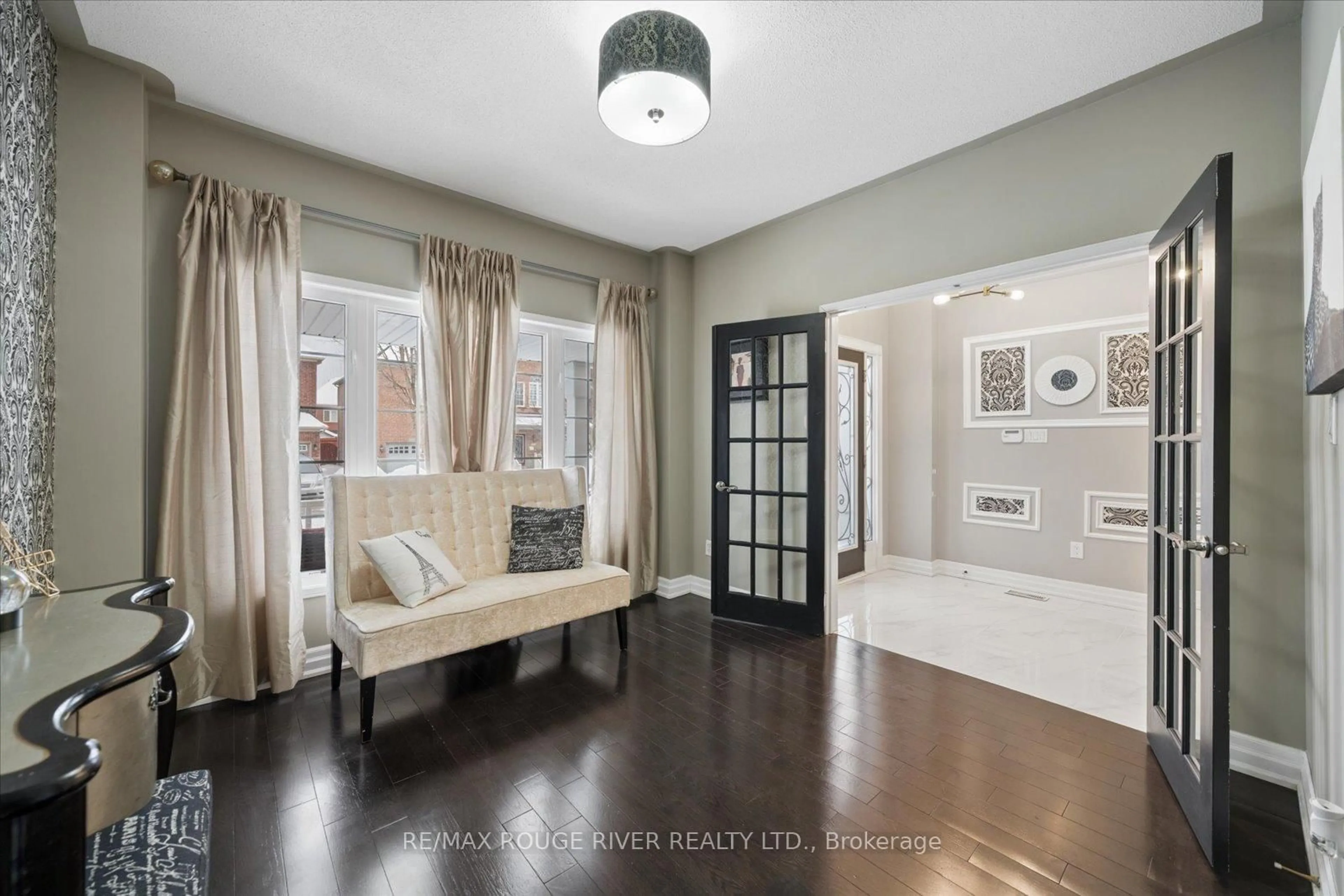 Indoor entryway for 10 Coyle St, Ajax Ontario L1T 0A2