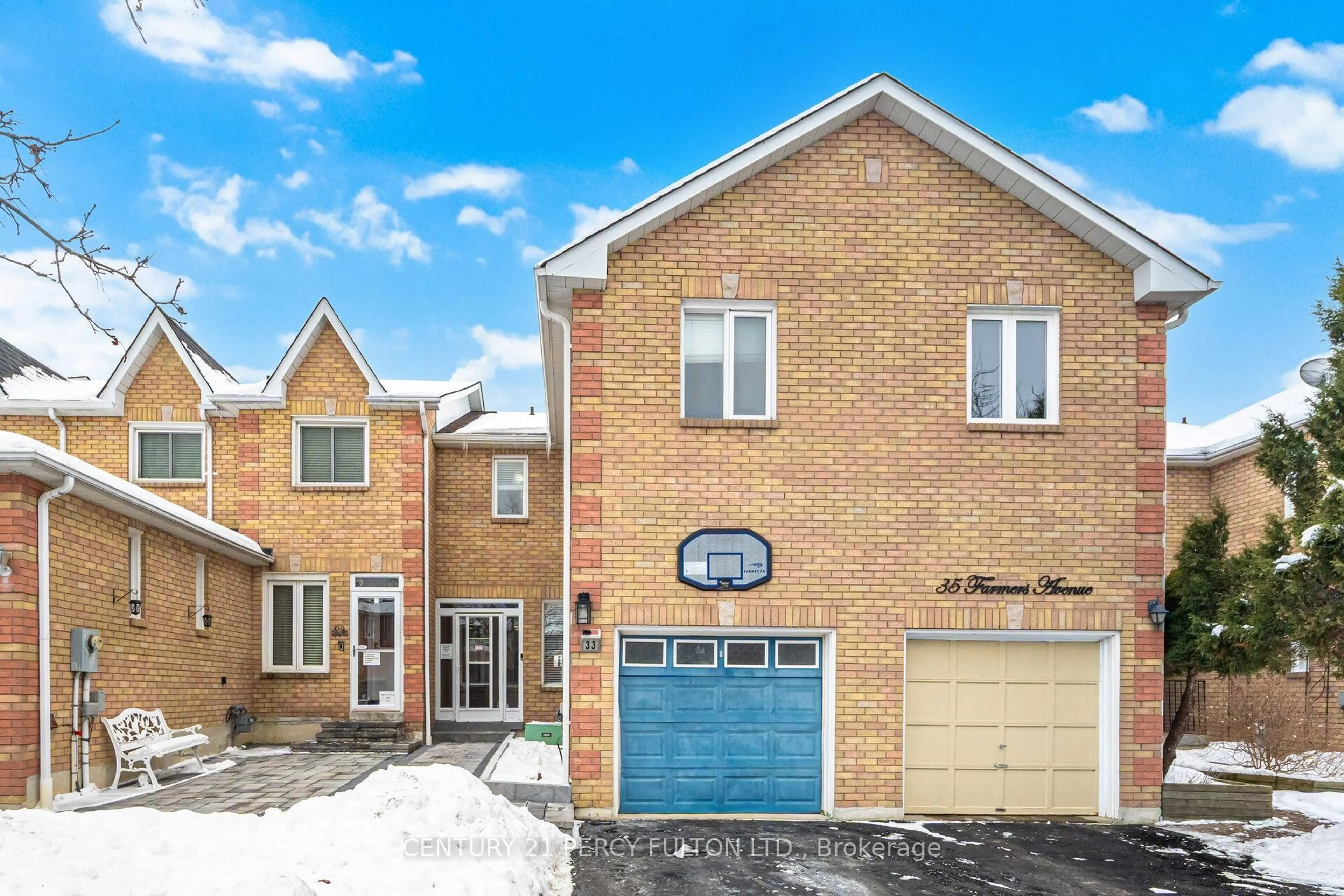 Home with brick exterior material, street for 33 Farmers Ave, Ajax Ontario L1T 3T1