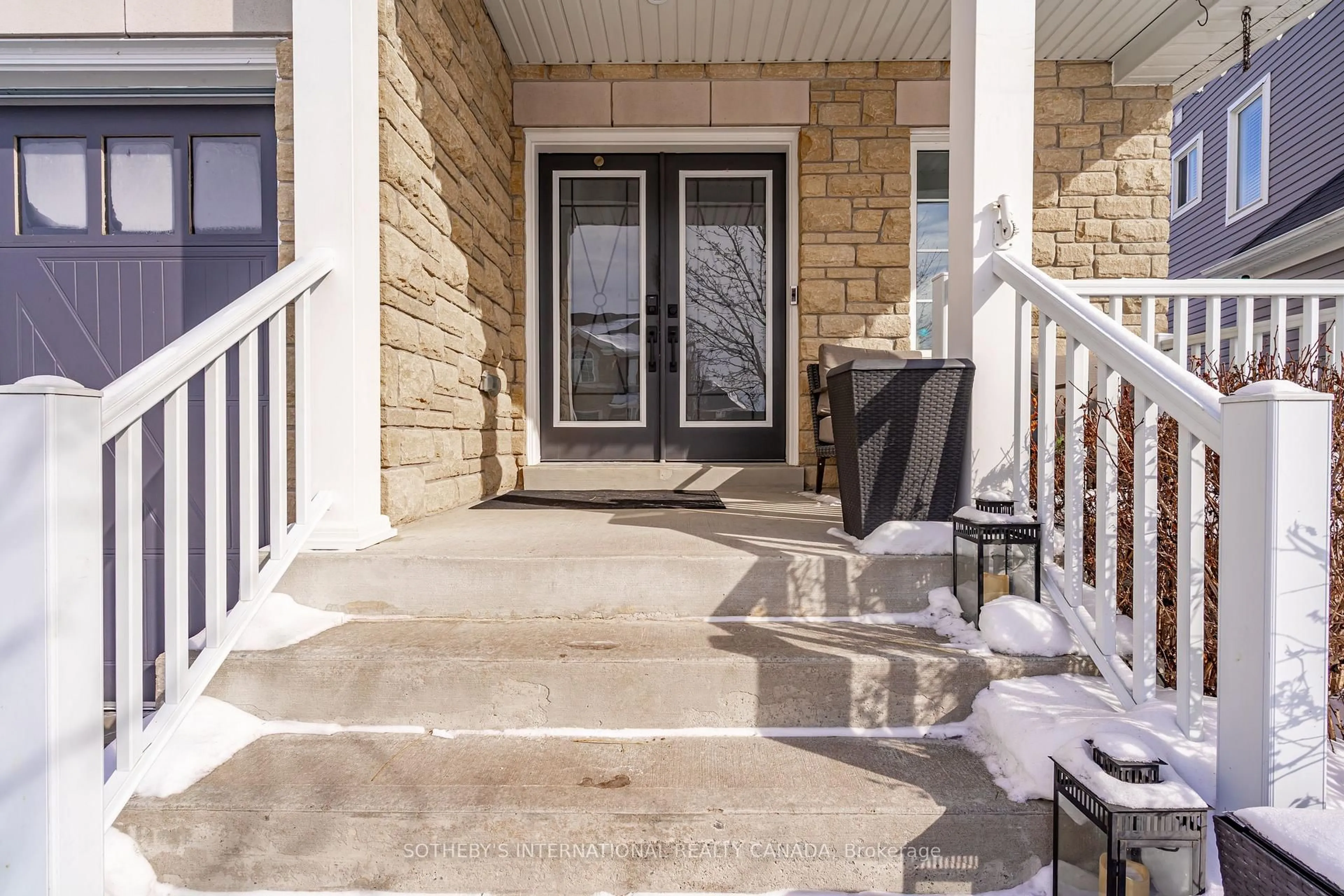 Indoor entryway for 1663 Finkle Dr, Oshawa Ontario L1K 0R5