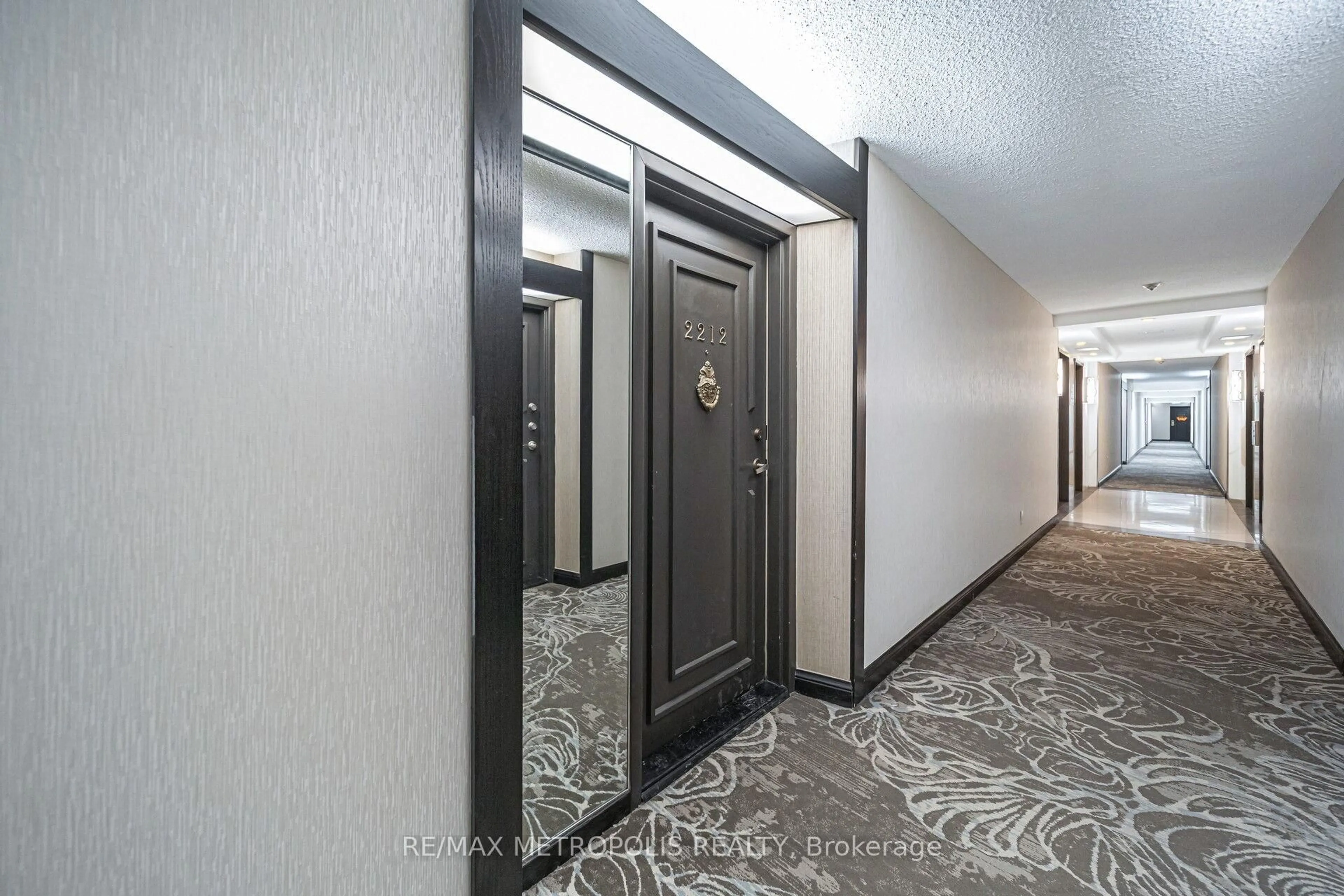 Indoor foyer for 2330 Bridletowne Circ #2212, Toronto Ontario M1W 3P6