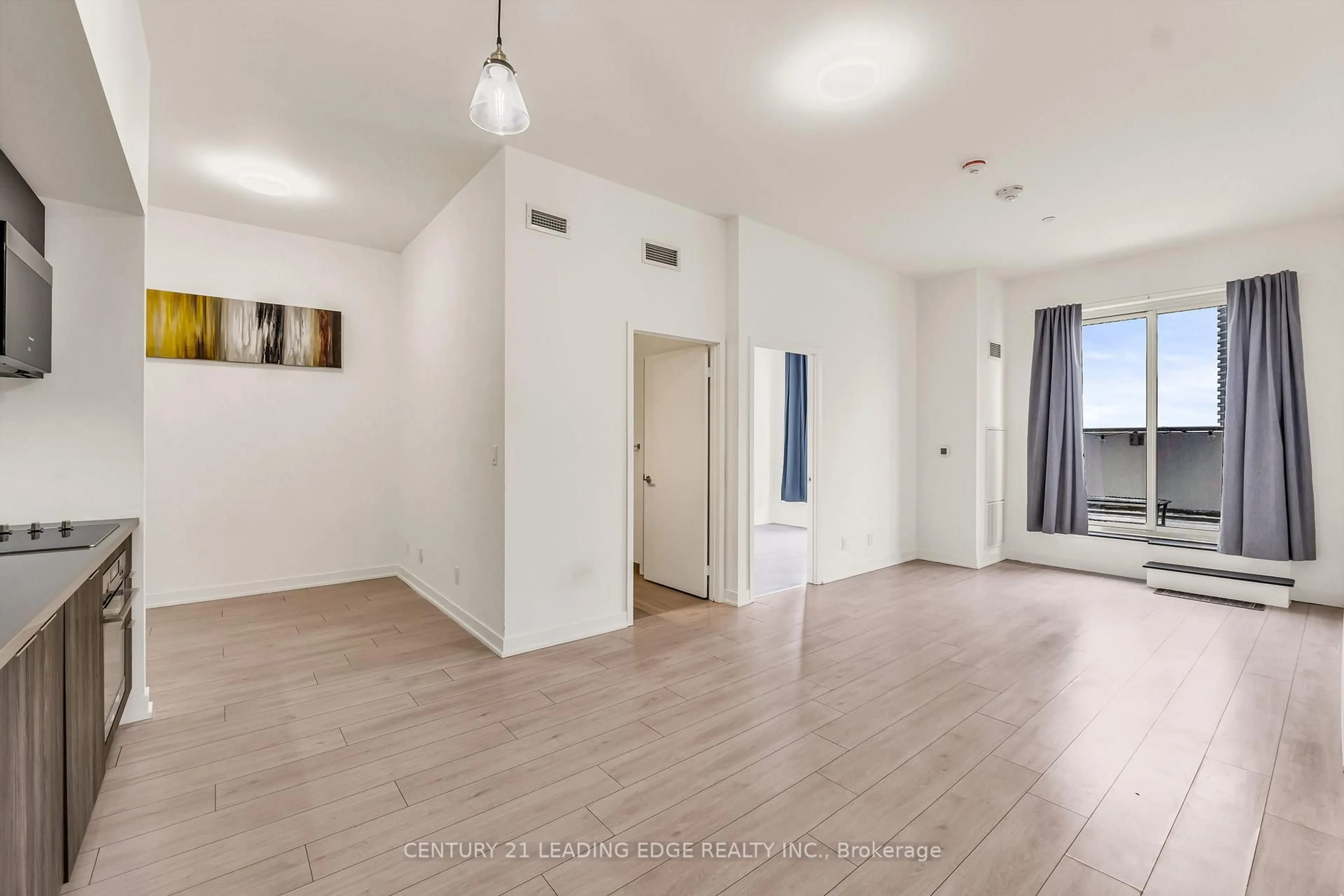 A pic of a room for 2033 Kennedy Rd #810, Toronto Ontario M1T 3G2