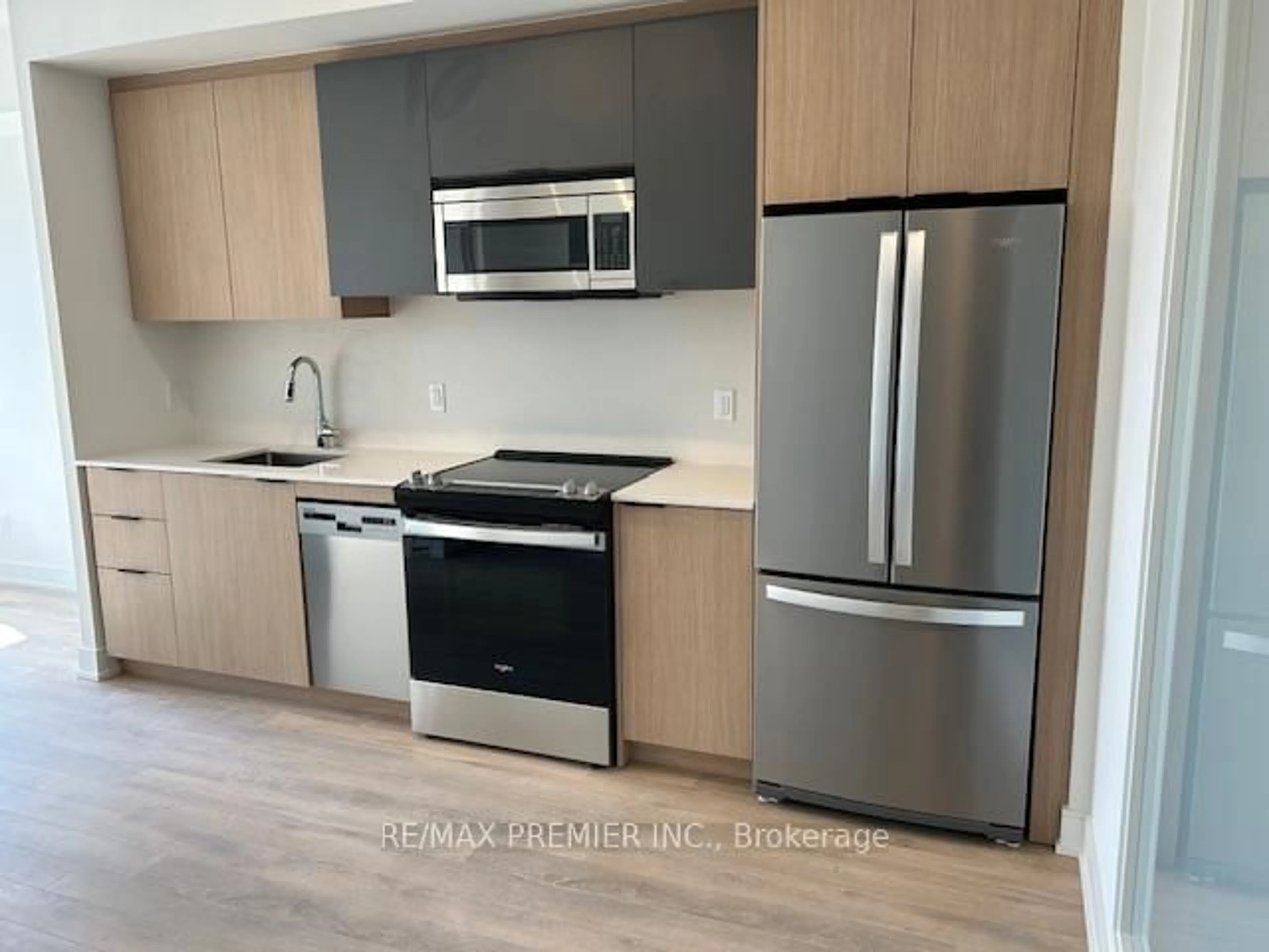 Standard kitchen, wood/laminate floor for 1350 Ellesmere Rd #520, Toronto Ontario M1P 0G6