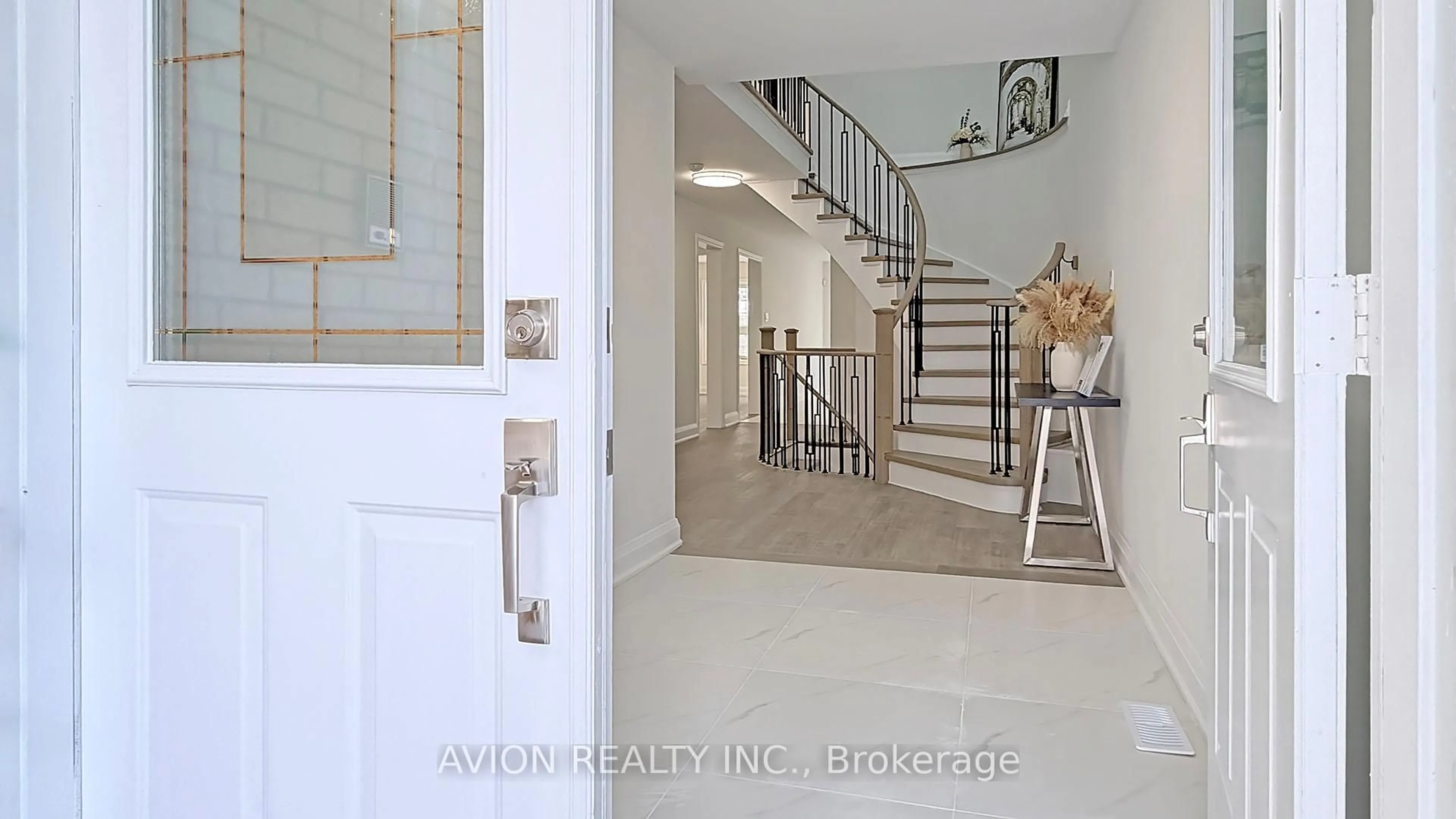 Indoor entryway for 7 Heaslip Terr, Toronto Ontario M1T 1W8