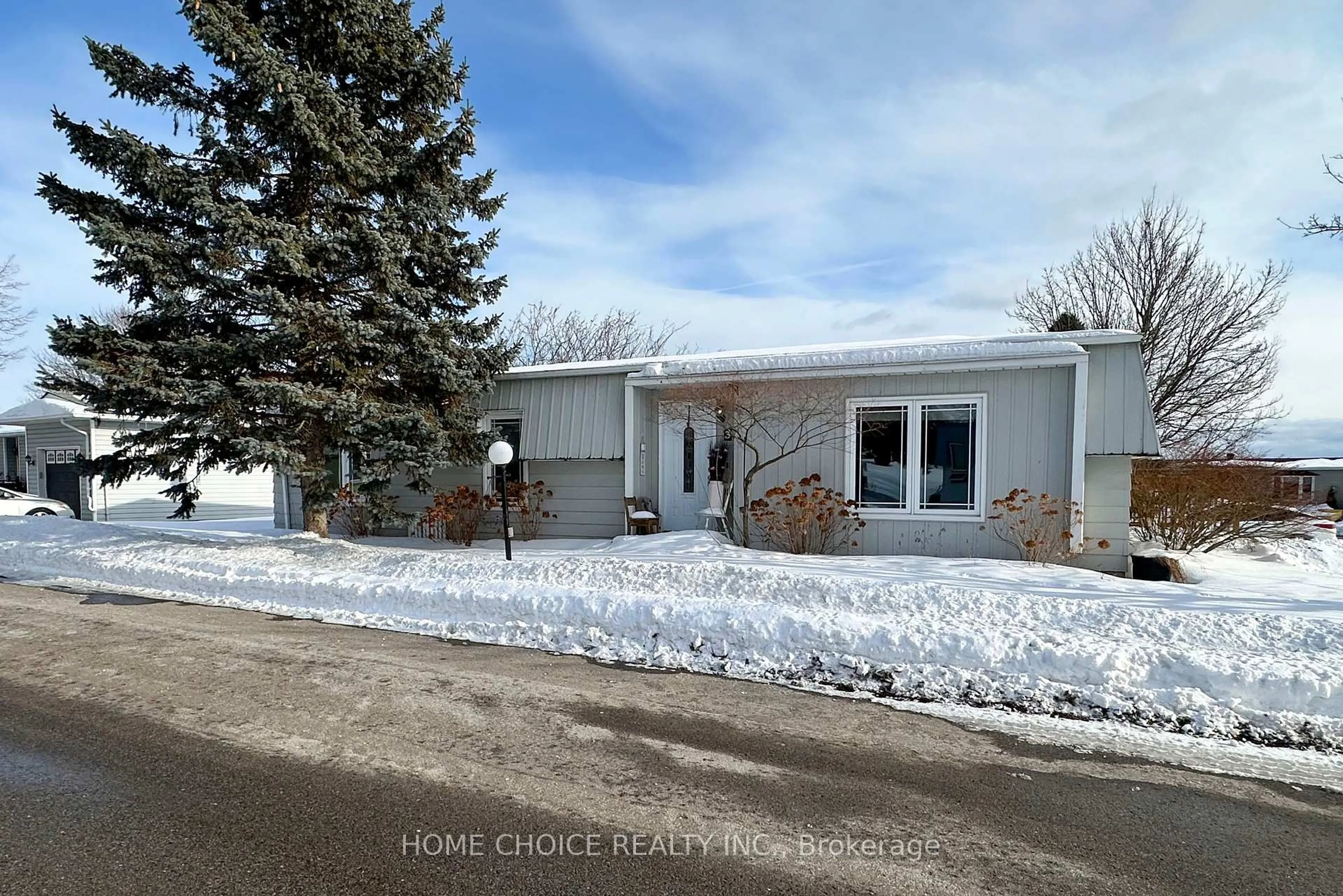 Home with vinyl exterior material, street for 3 Heritage Lane, Clarington Ontario L1B 1A5