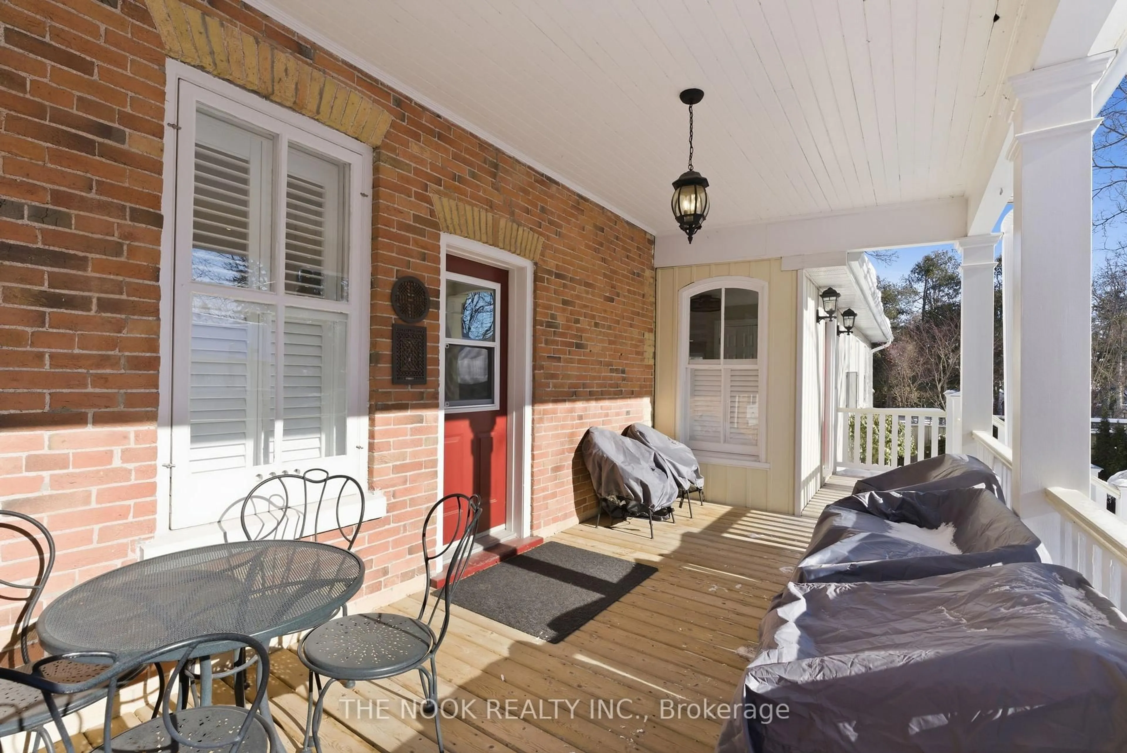 Patio, street for 39 Centre St, Clarington Ontario L1C 2Y2