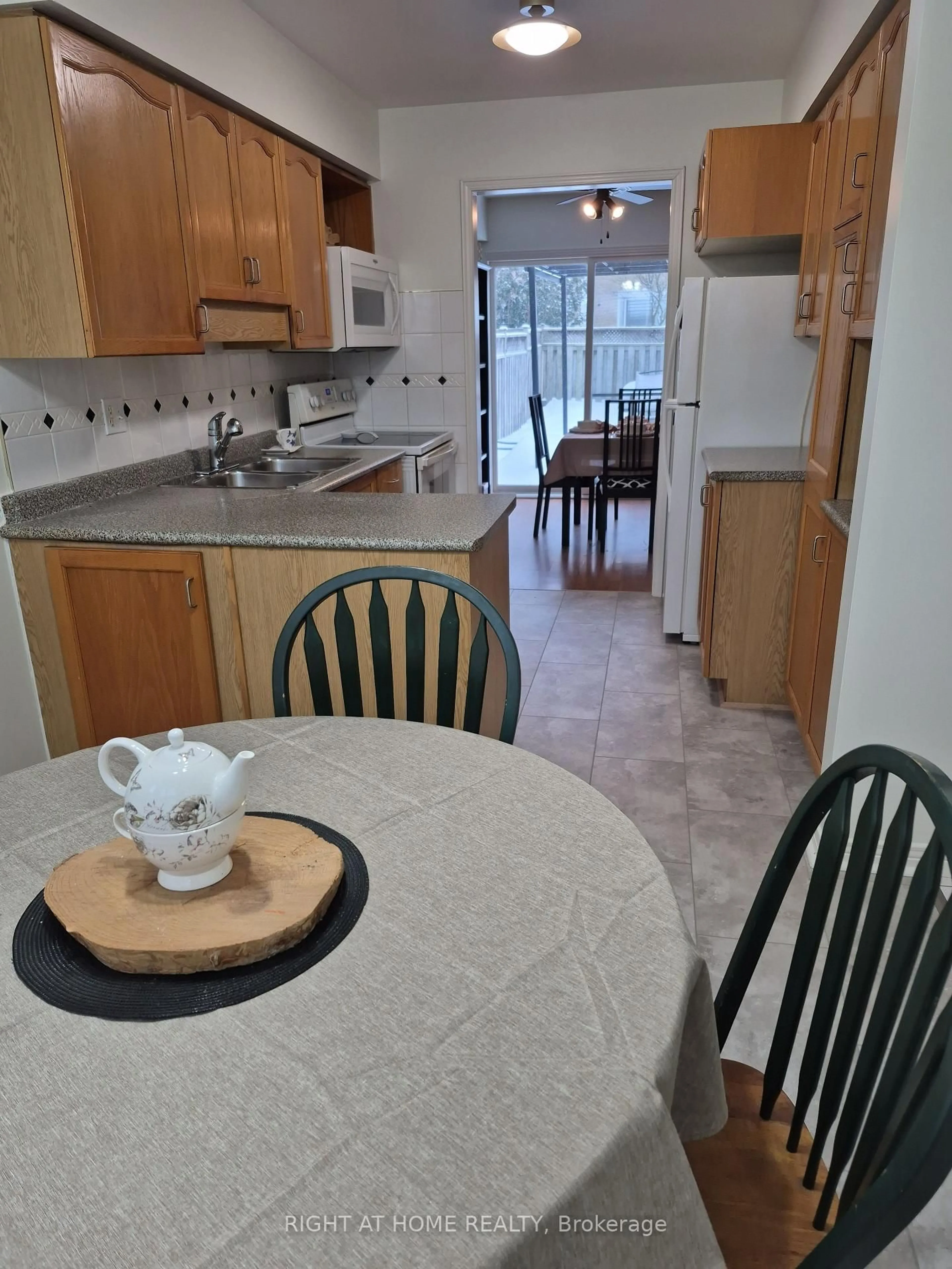Standard kitchen, ceramic/tile floor for 176 Avondale Dr, Clarington Ontario L1E 3A6