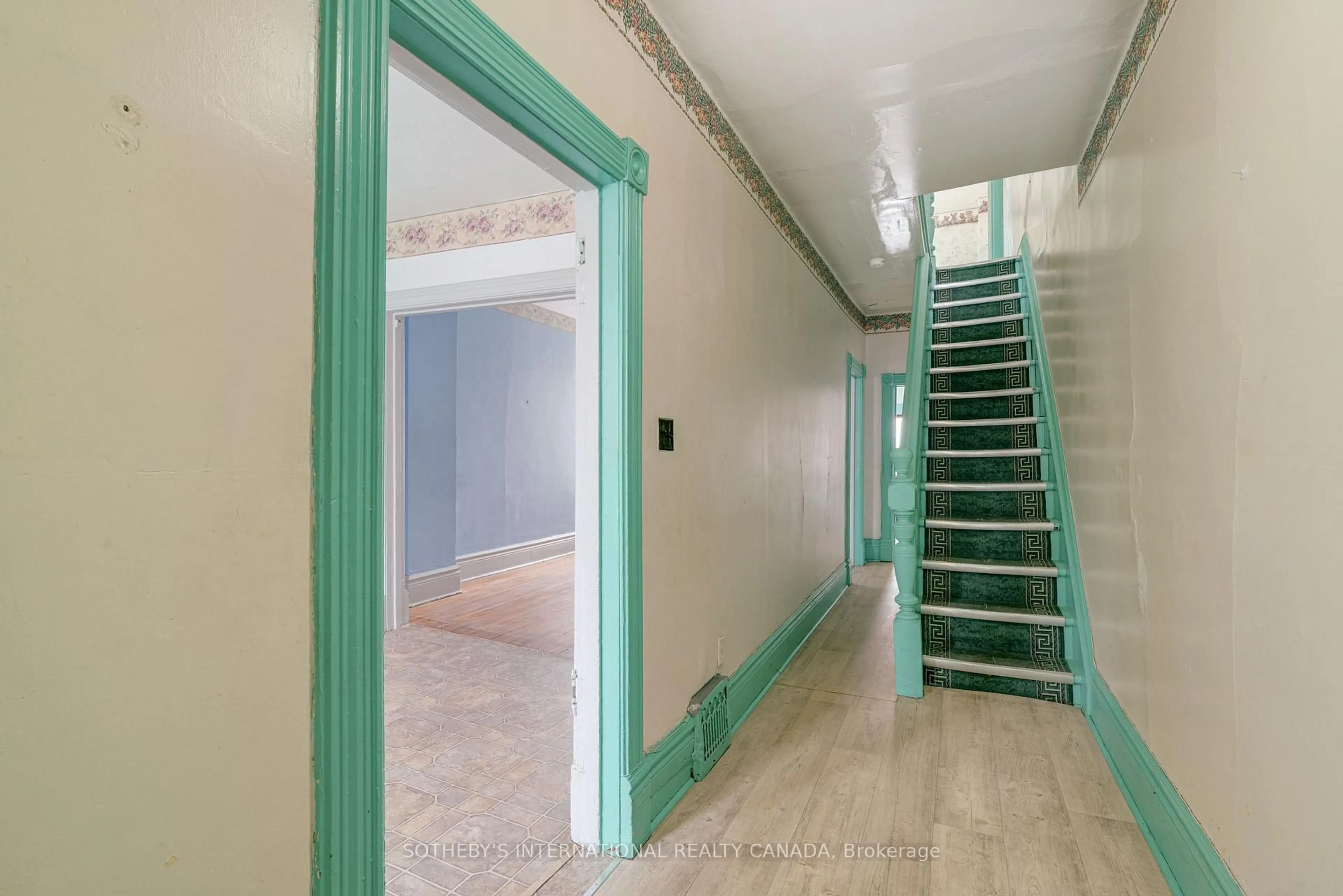 Indoor foyer for 364 Logan Ave, Toronto Ontario M4M 2N7