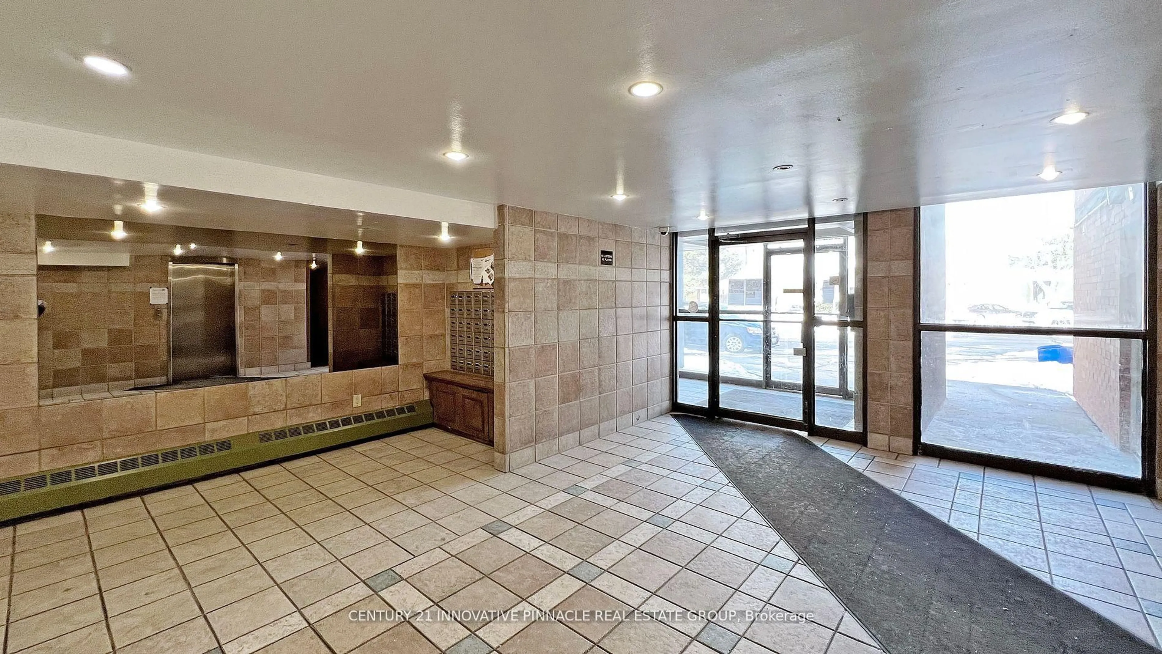Indoor foyer for 1703 Mccowan Rd #115, Toronto Ontario M1S 4L1
