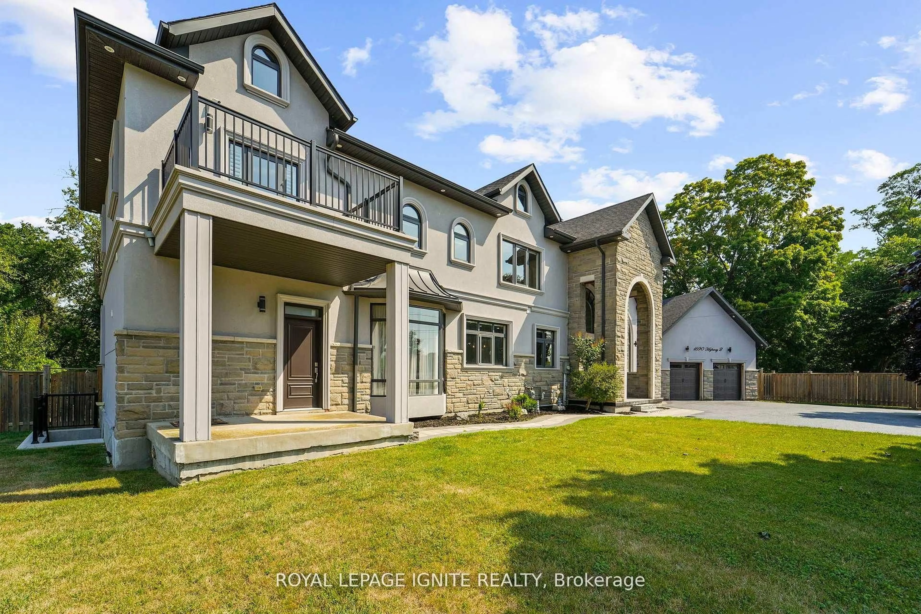 Home with brick exterior material, unknown for 1690 Highway 2 Rd, Clarington Ontario L1E 3R6