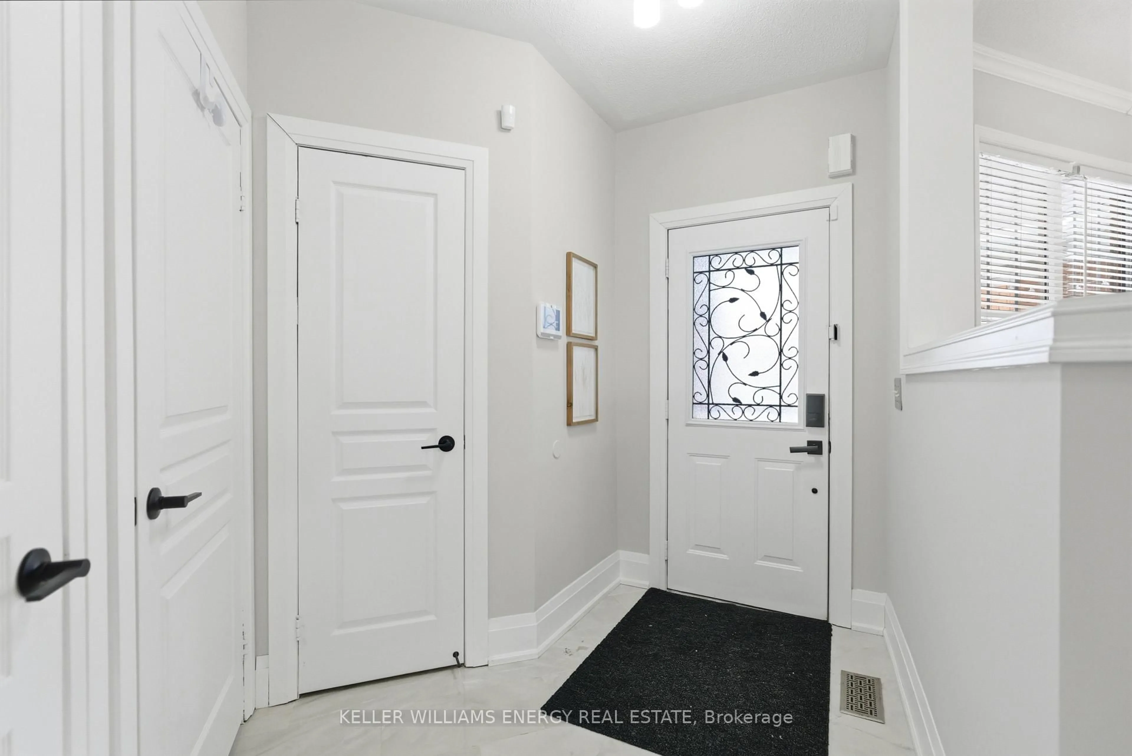 Indoor entryway for 74 Shenandoah Dr, Whitby Ontario L1P 1T3