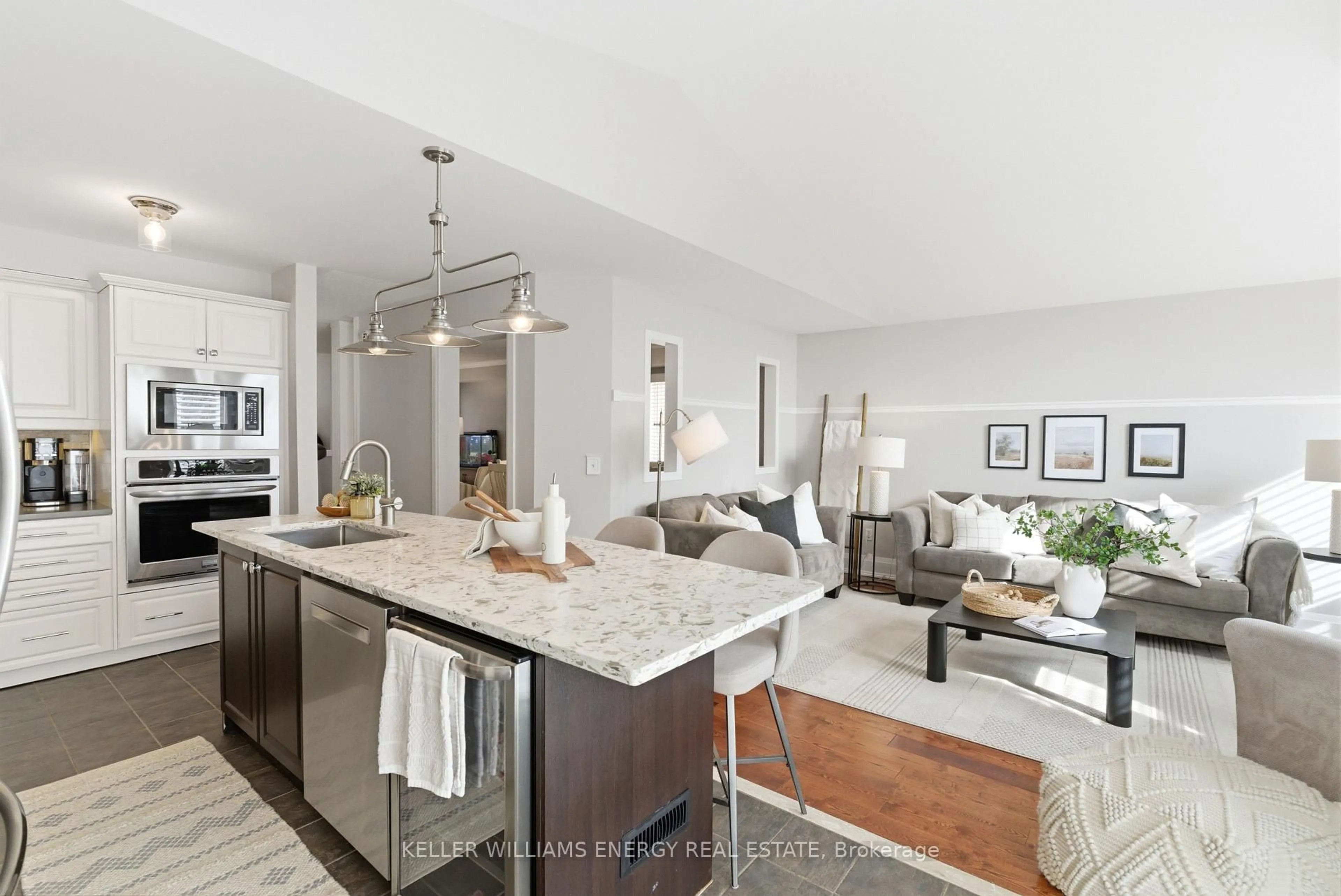 Open concept kitchen, unknown for 74 Shenandoah Dr, Whitby Ontario L1P 1T3