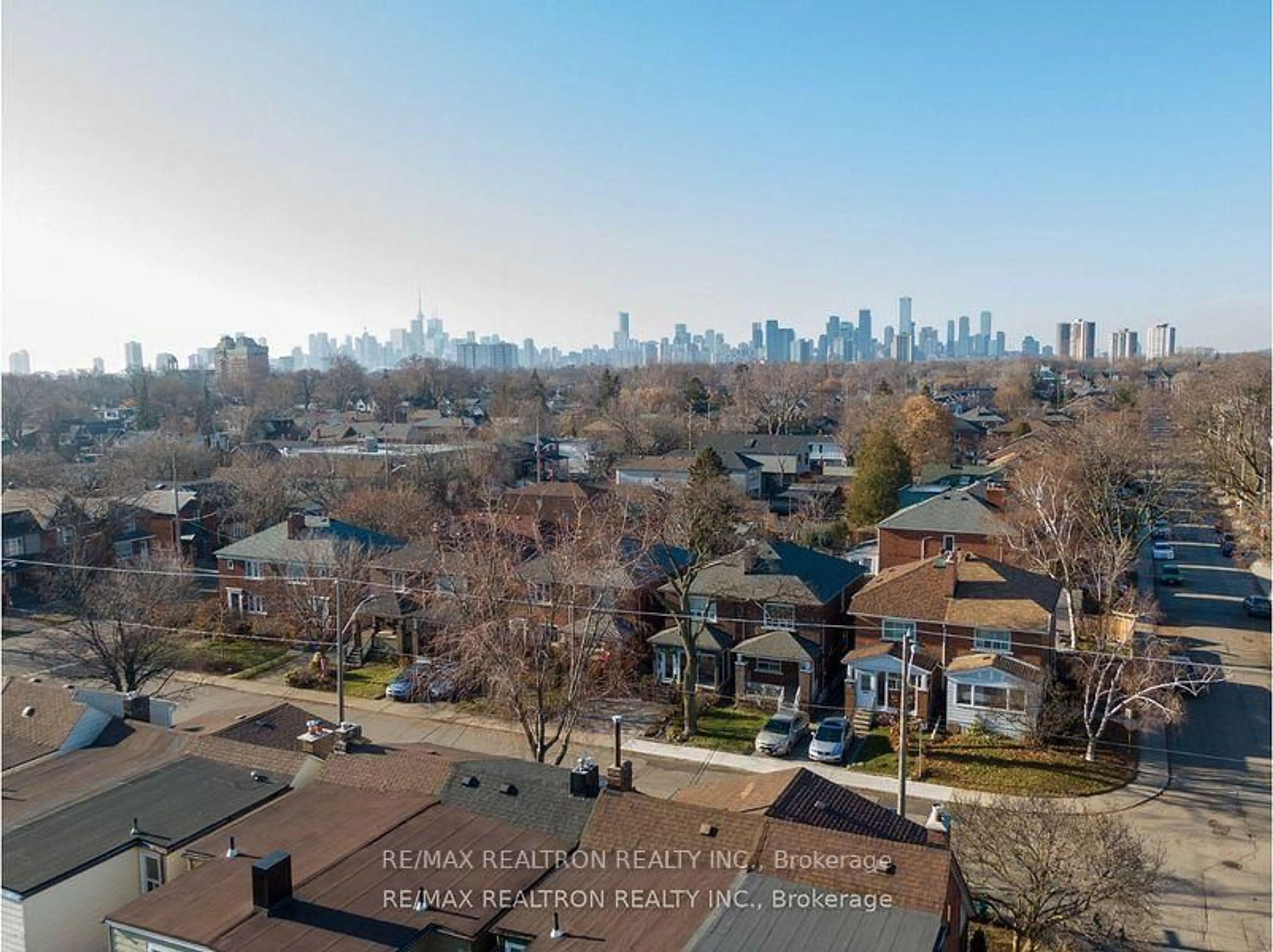 A pic from outside/outdoor area/front of a property/back of a property/a pic from drone, city buildings view from balcony for 84 Kings Park Blvd, Toronto Ontario M4J 2C3