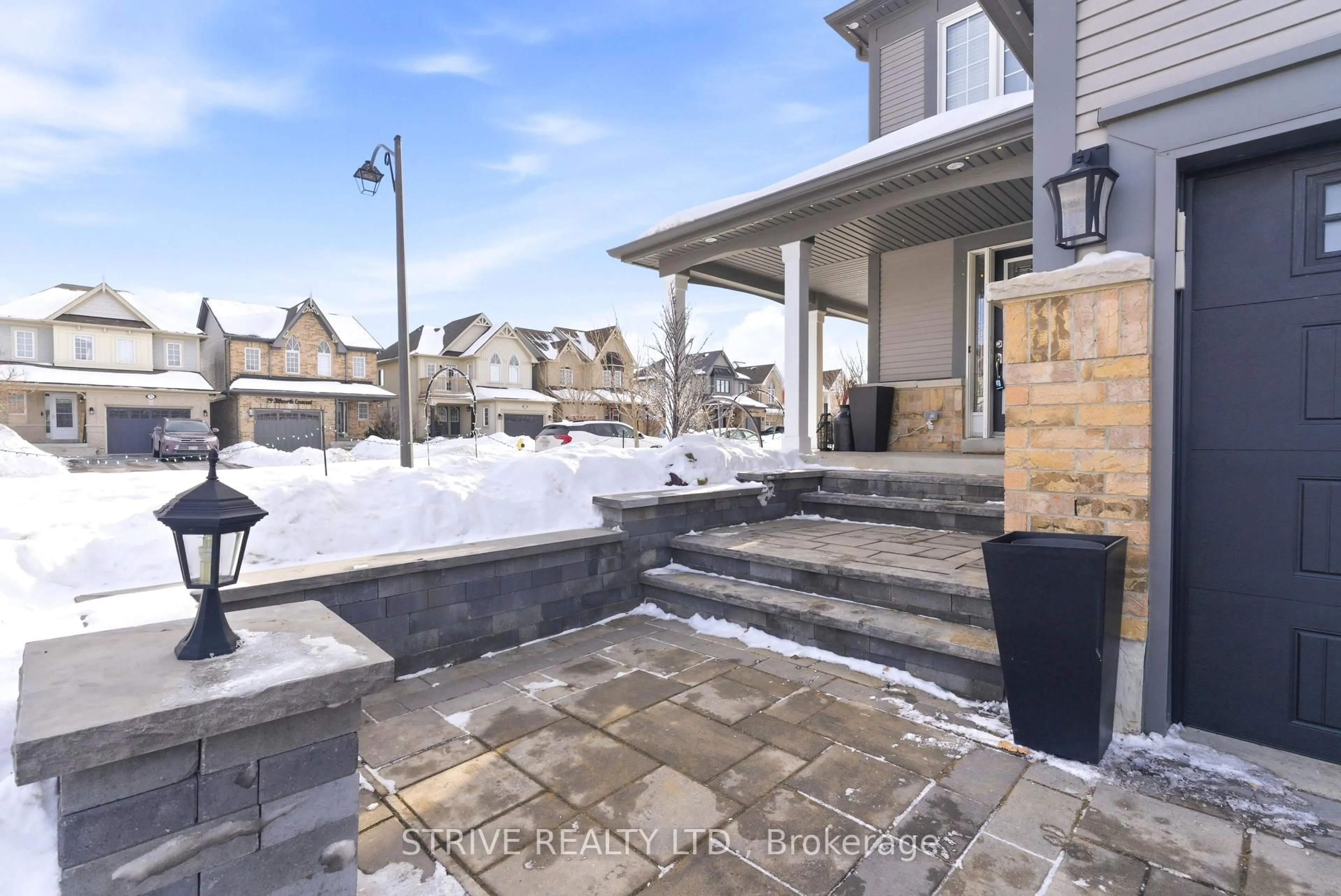 Patio, street for 54 Allworth Cres, Clarington Ontario L1C 0B3