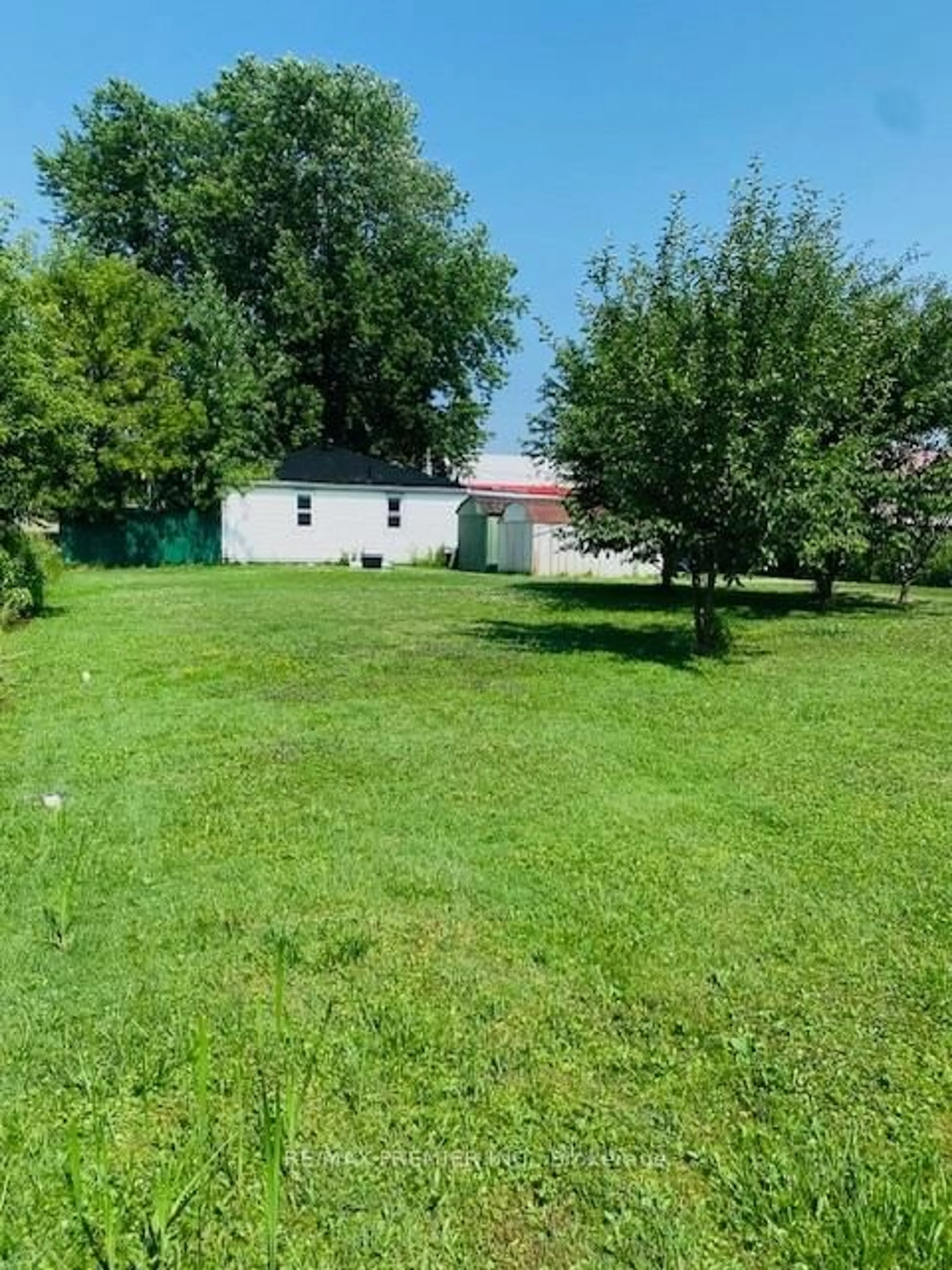 A pic from outside/outdoor area/front of a property/back of a property/a pic from drone, unknown for 2462 Rundle Rd, Clarington Ontario L1C 3K7