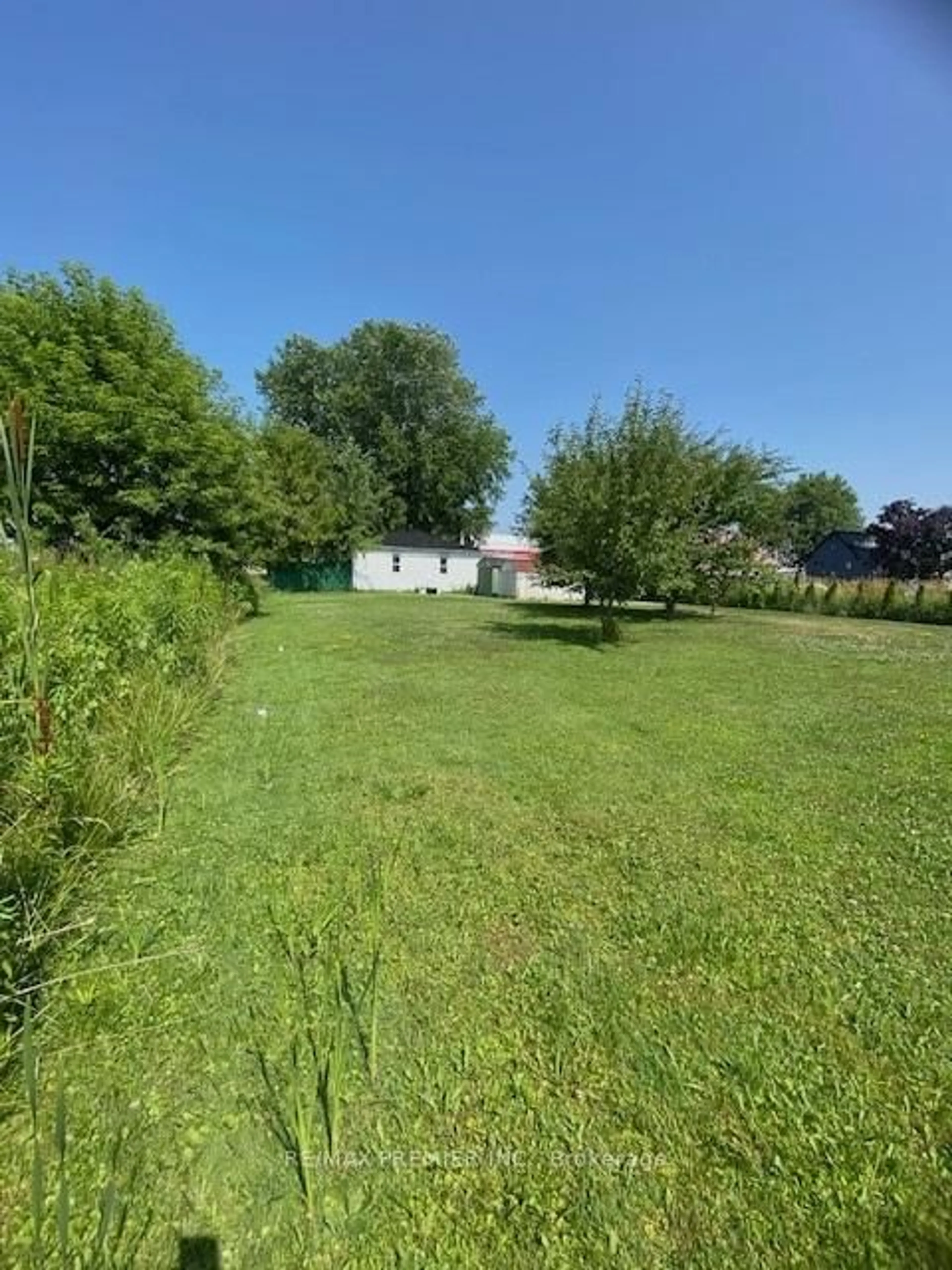 A pic from outside/outdoor area/front of a property/back of a property/a pic from drone, unknown for 2462 Rundle Rd, Clarington Ontario L1C 3K7