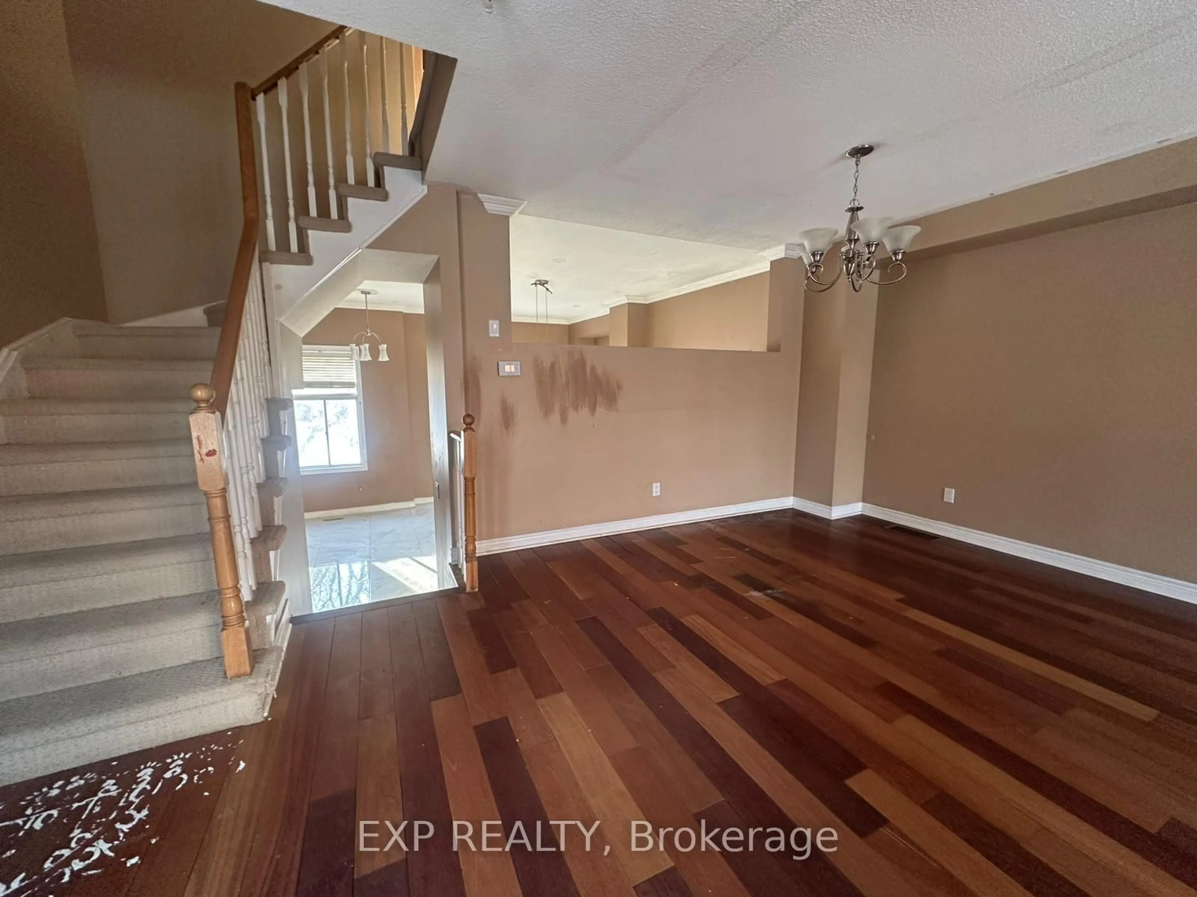 Indoor entryway for 10 Guildpark Ptwy, Toronto Ontario M1J 3P1