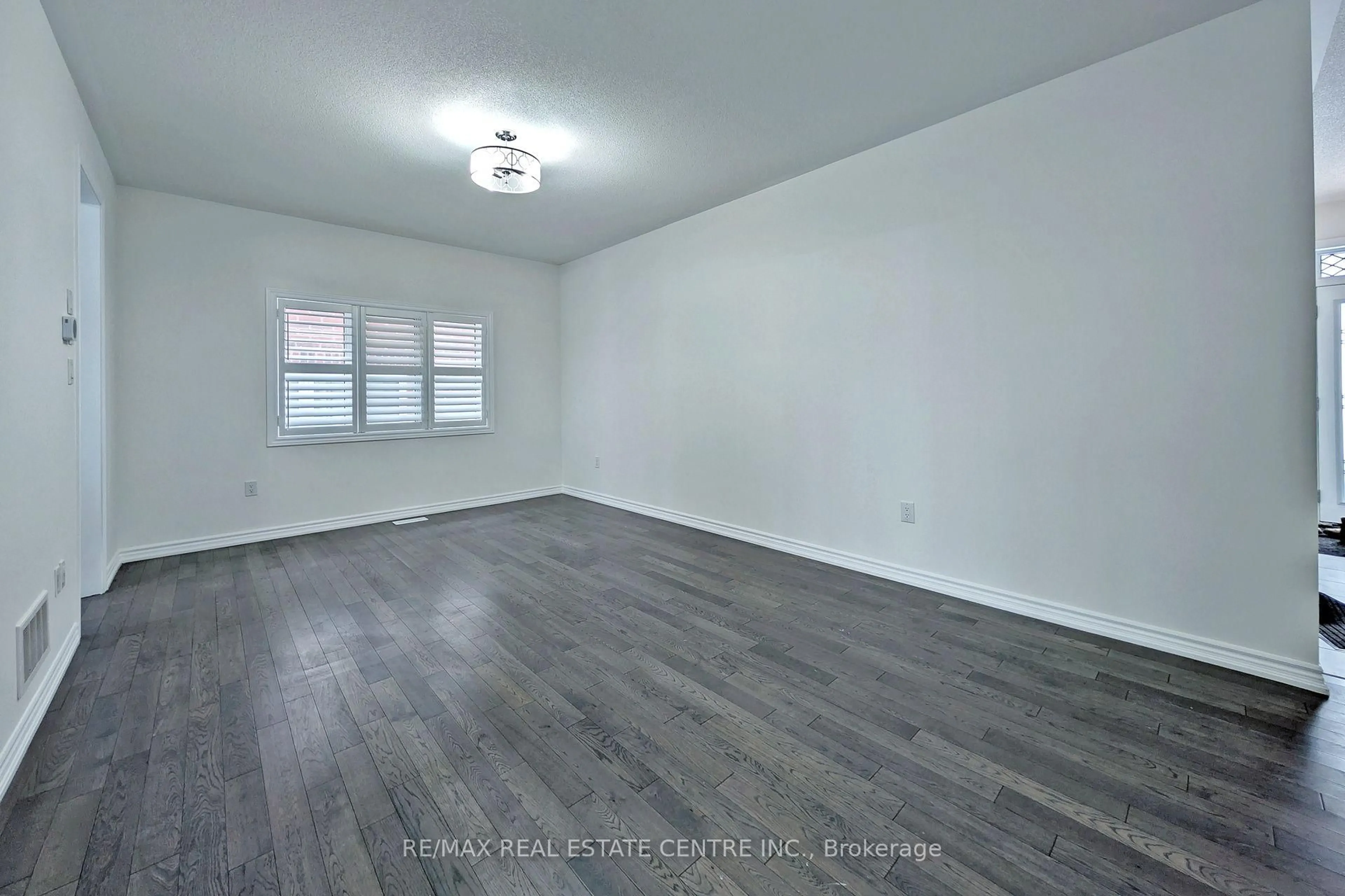 A pic of a room for 187 Lyle Dr, Clarington Ontario L1C 0V6