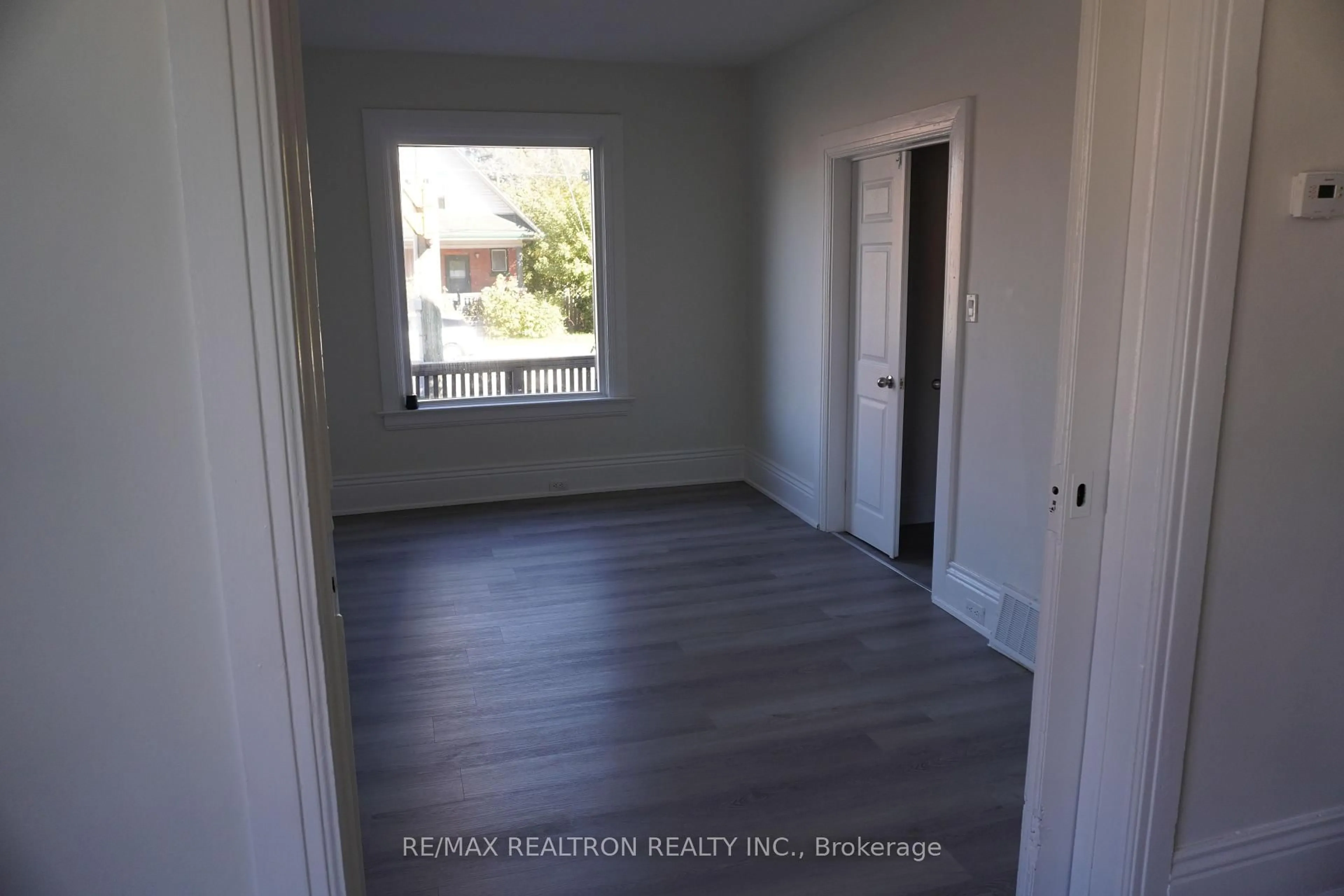 A pic of a room for 42 Ritson Rd, Oshawa Ontario L1H 5G9