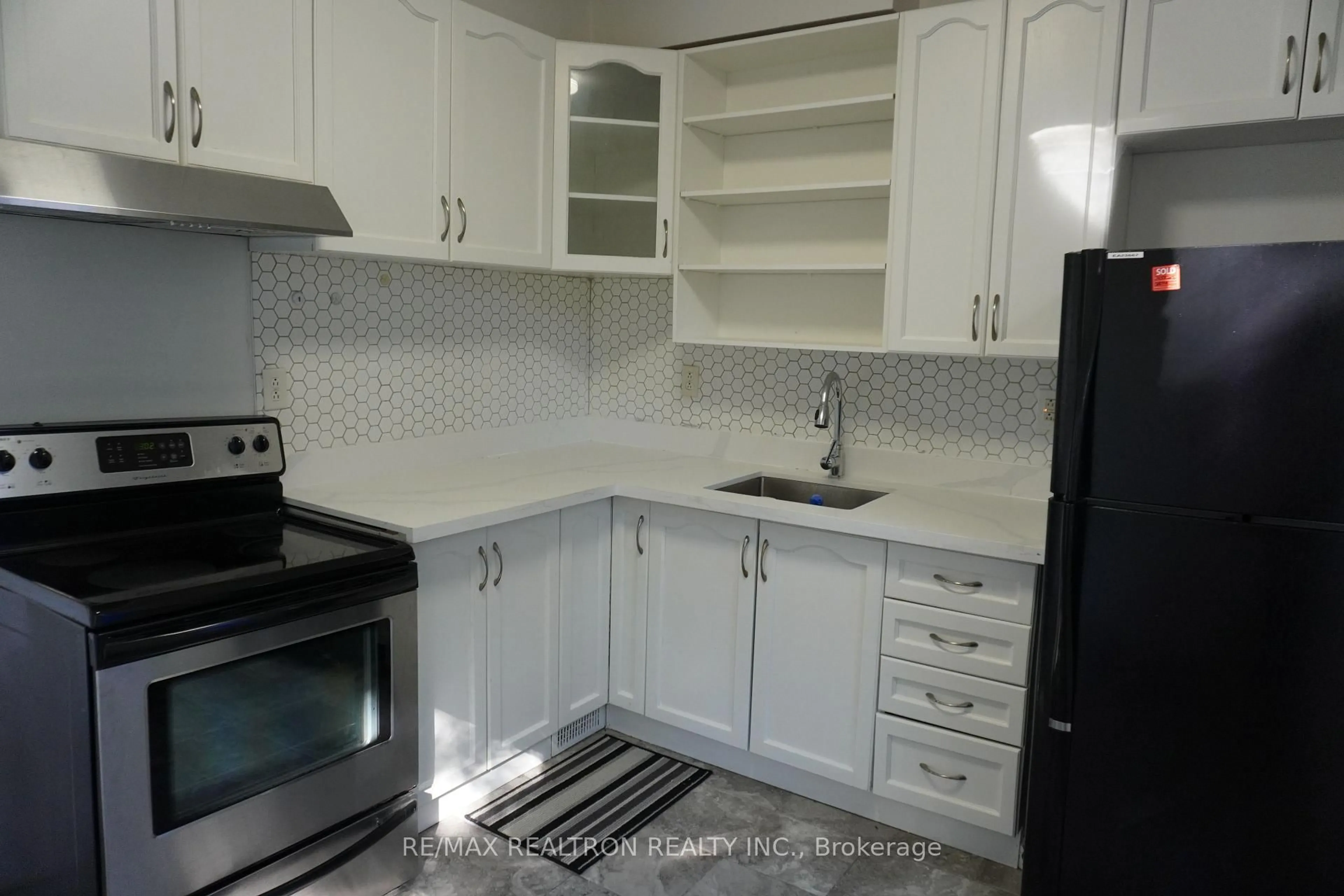 Standard kitchen, ceramic/tile floor for 42 Ritson Rd, Oshawa Ontario L1H 5G9