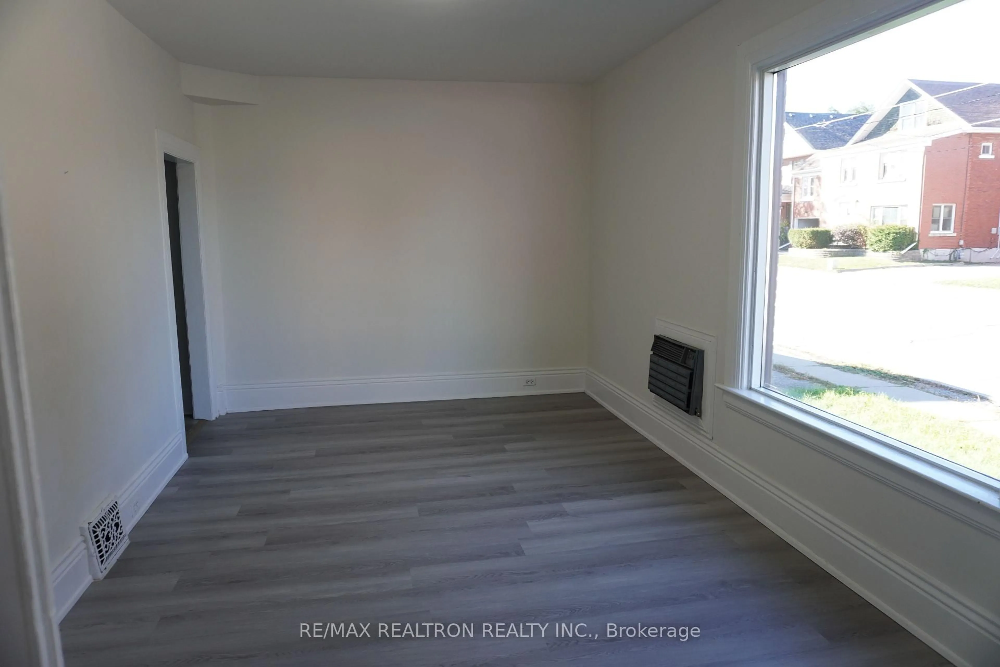 A pic of a room for 42 Ritson Rd, Oshawa Ontario L1H 5G9