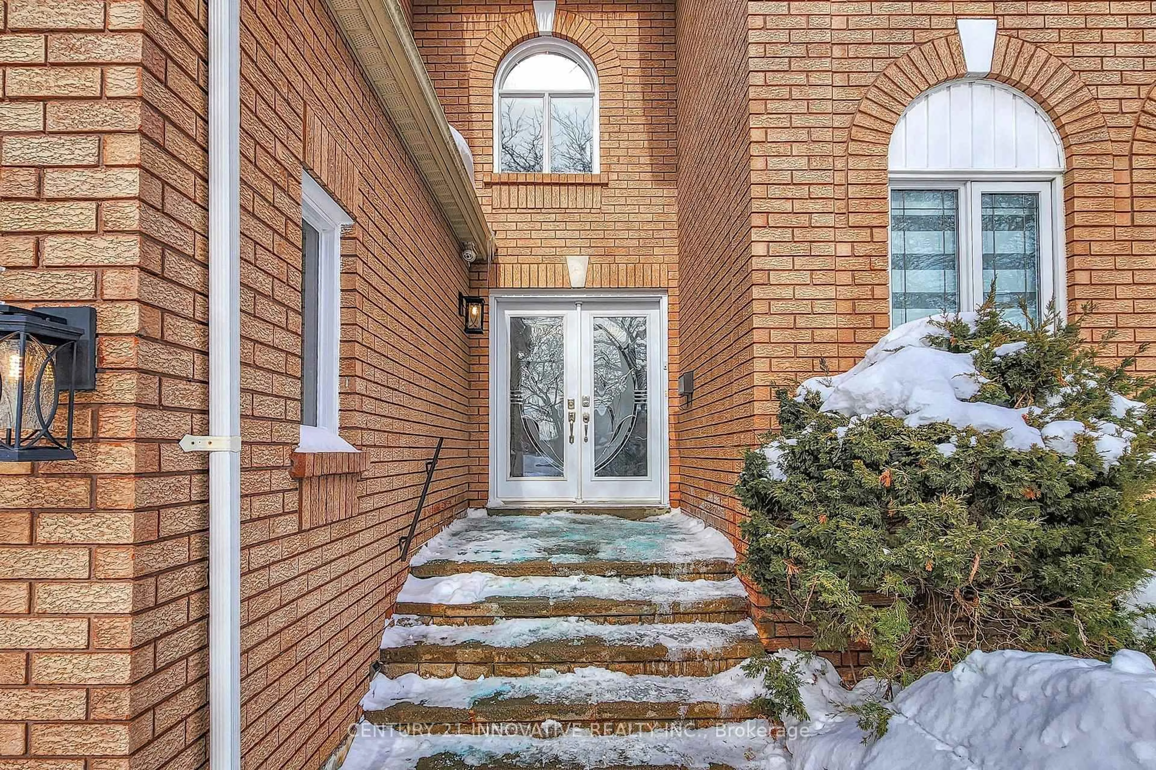 Unknown for 26 Wigston Crt, Whitby Ontario L1R 2B9