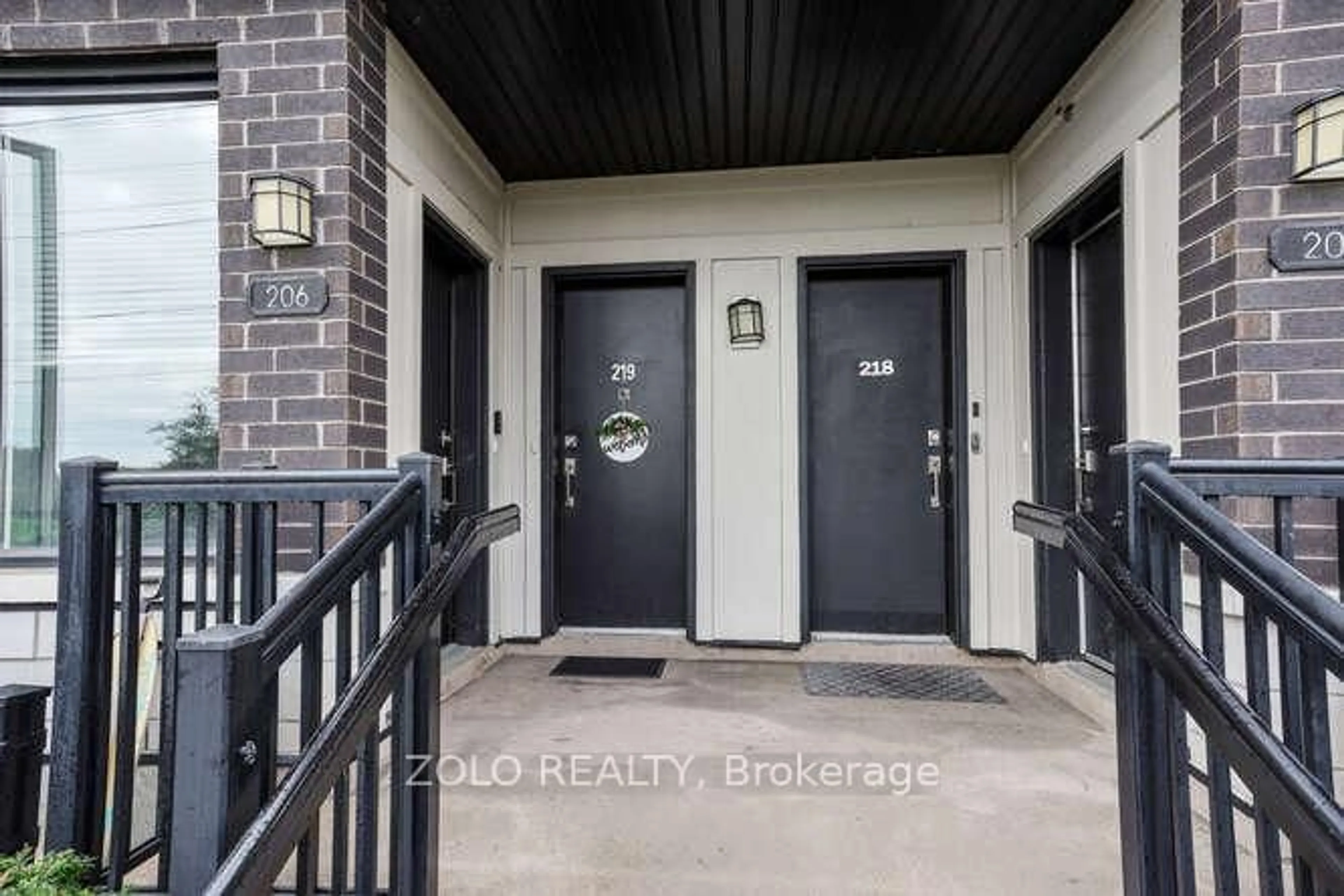 Indoor entryway for 1555 Kingston Rd #218, Pickering Ontario L1V 0E9