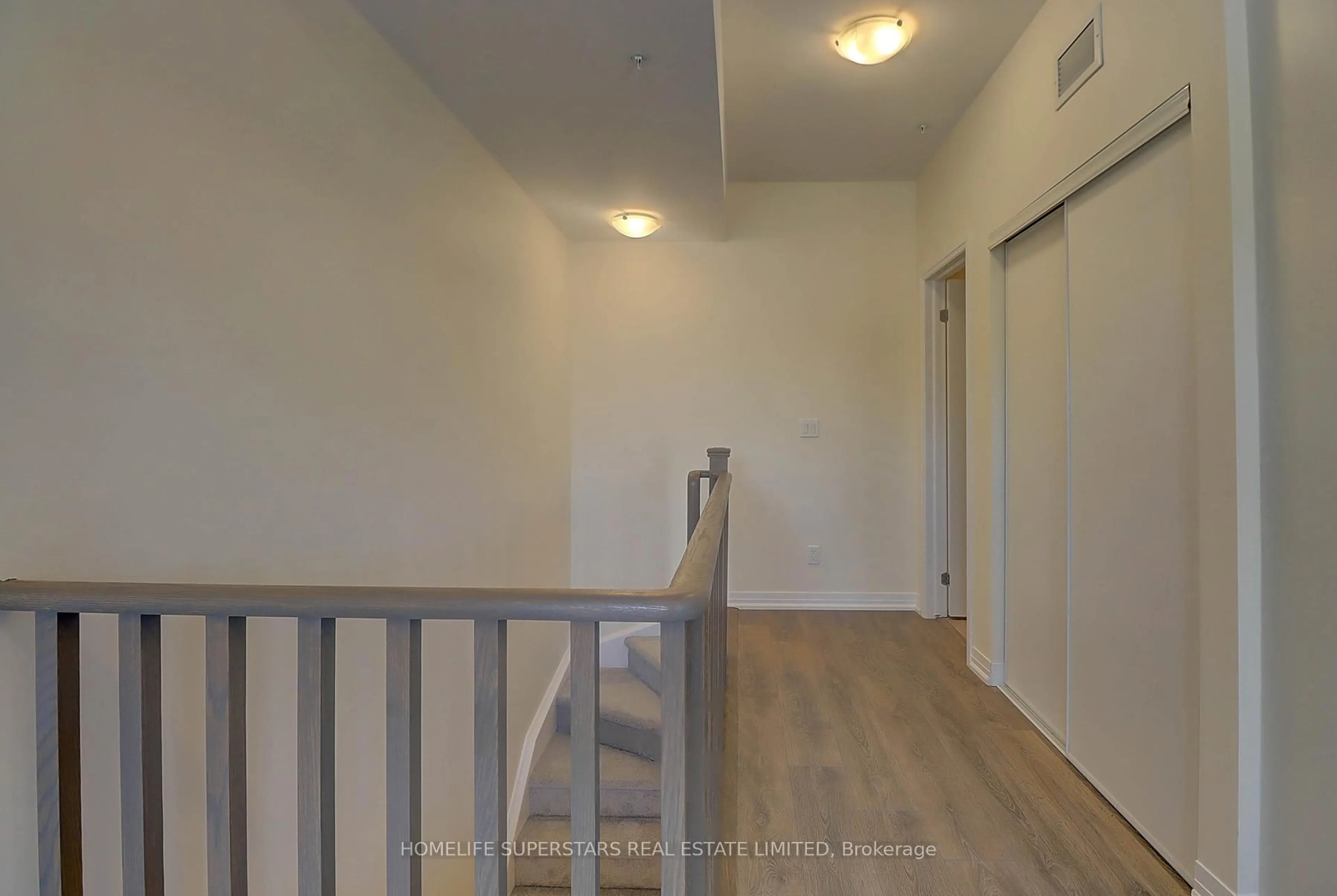 A pic of a room for 2635 William Jackson Dr #1309, Pickering Ontario L1X 0L6