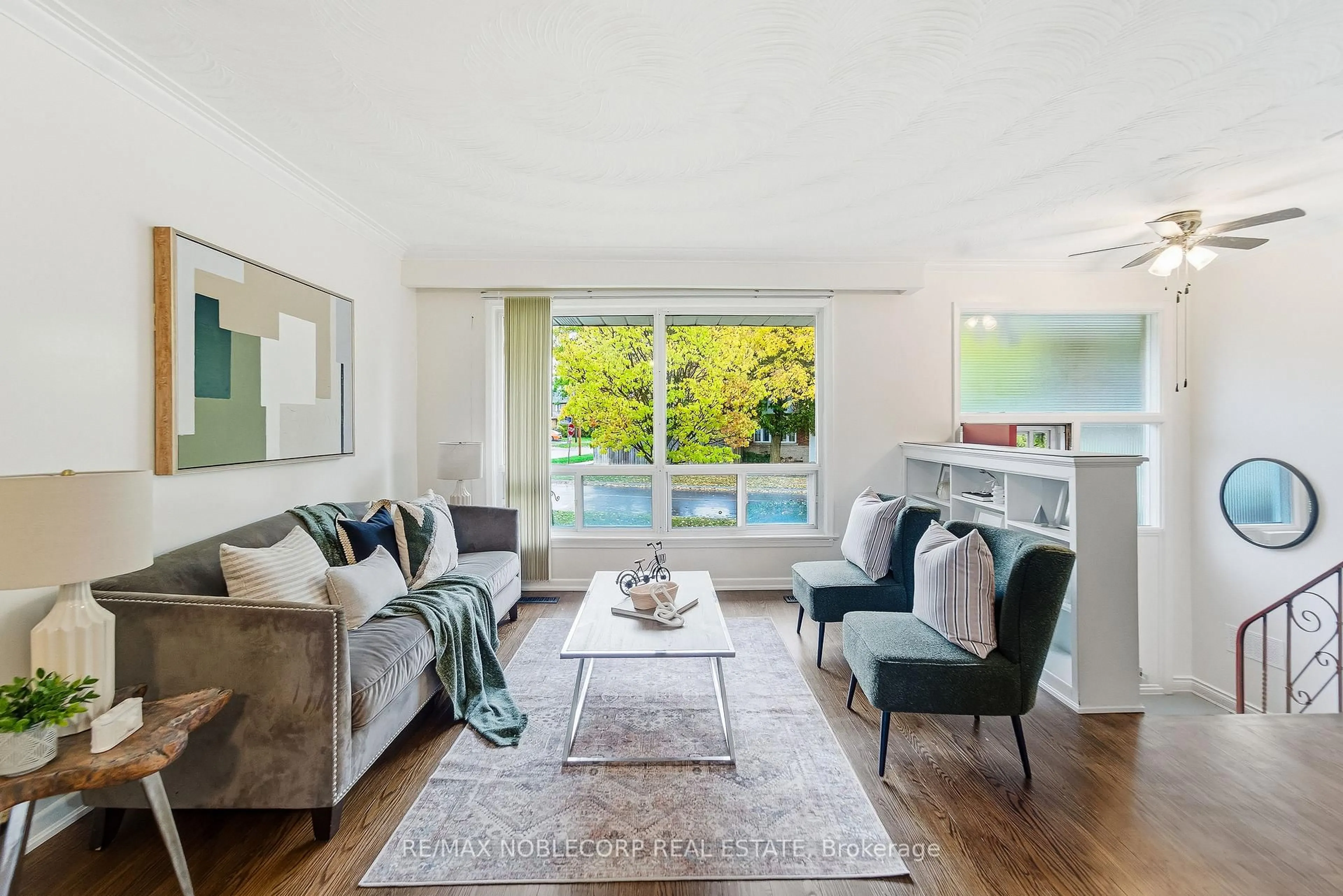 Living room with furniture, unknown for 16 Fortune Gate, Toronto Ontario M1G 1X8