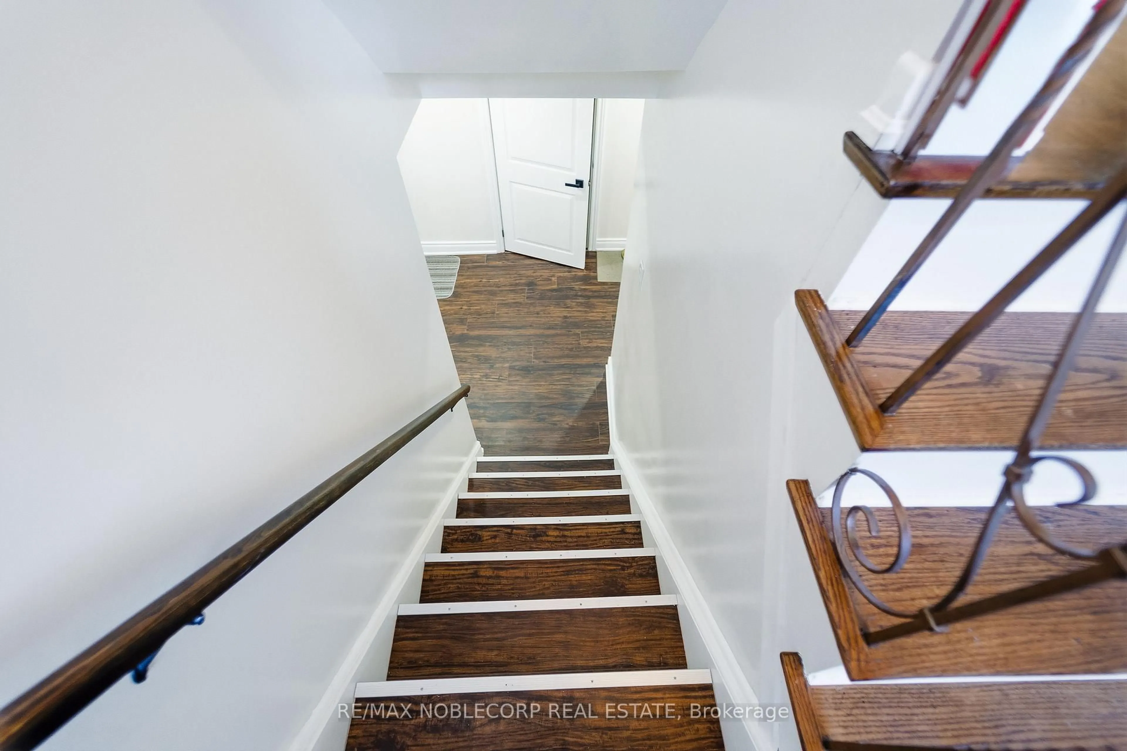 Stairs for 16 Fortune Gate, Toronto Ontario M1G 1X8