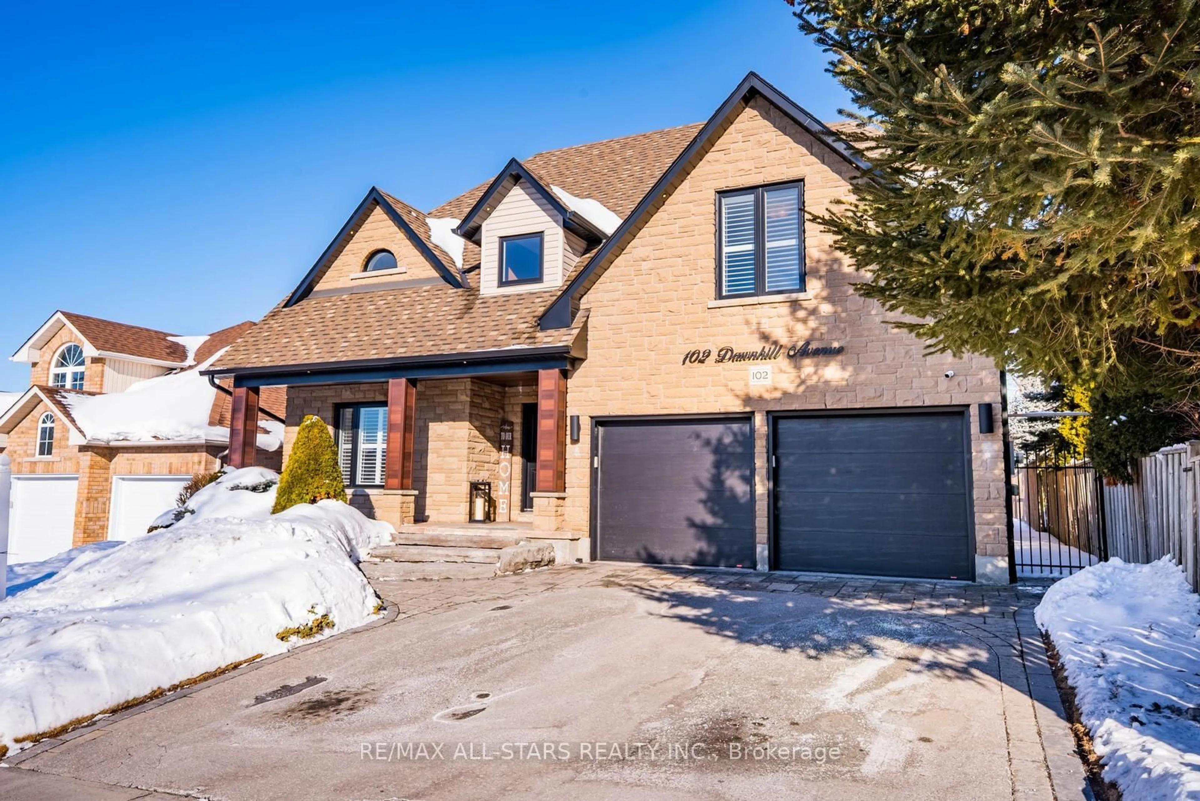 Home with brick exterior material, street for 102 Dawnhill Ave, Oshawa Ontario L1J 8G4