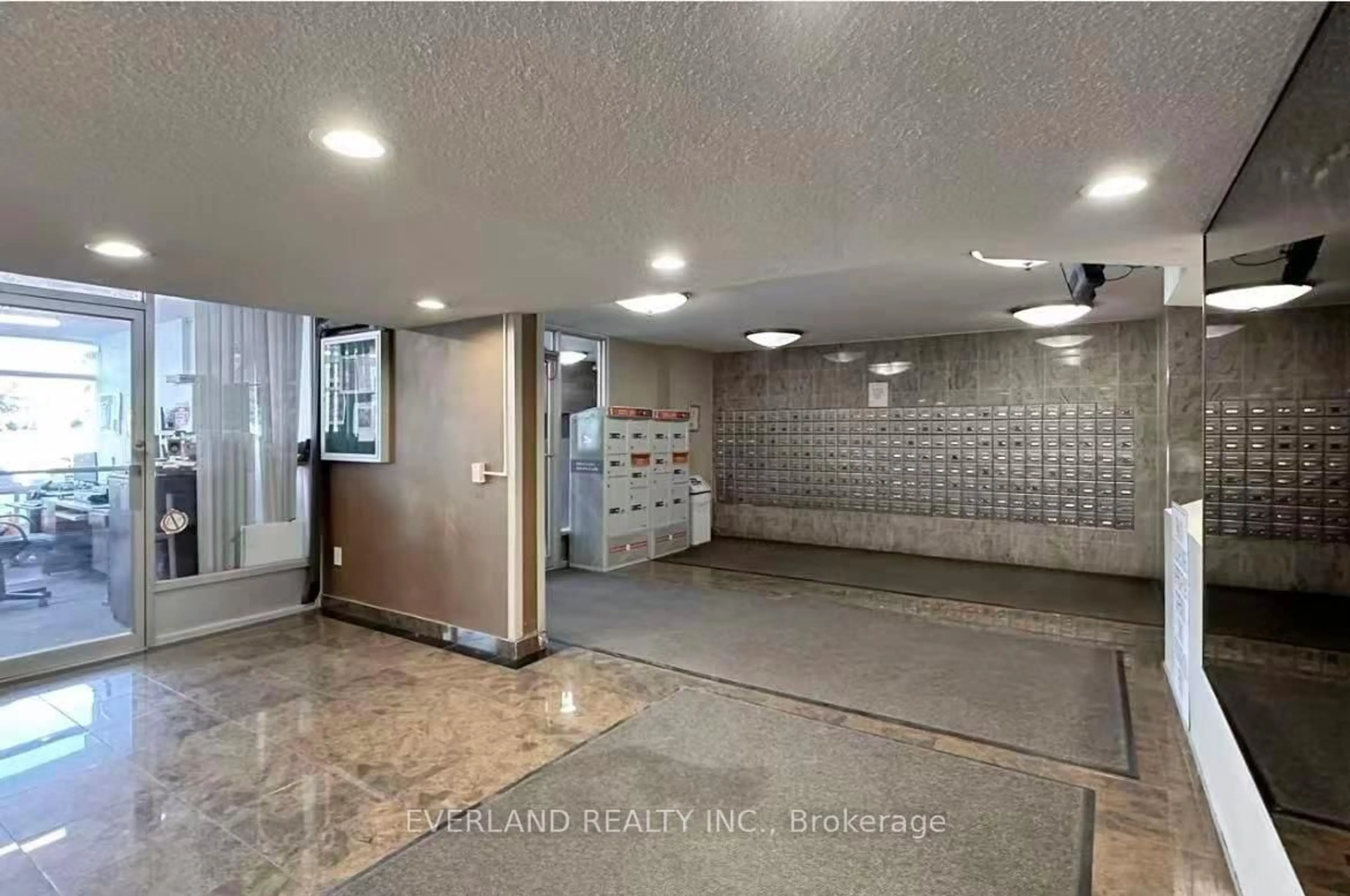 Unknown for 2050 Bridletowne Circ #303, Toronto Ontario M1W 2V5