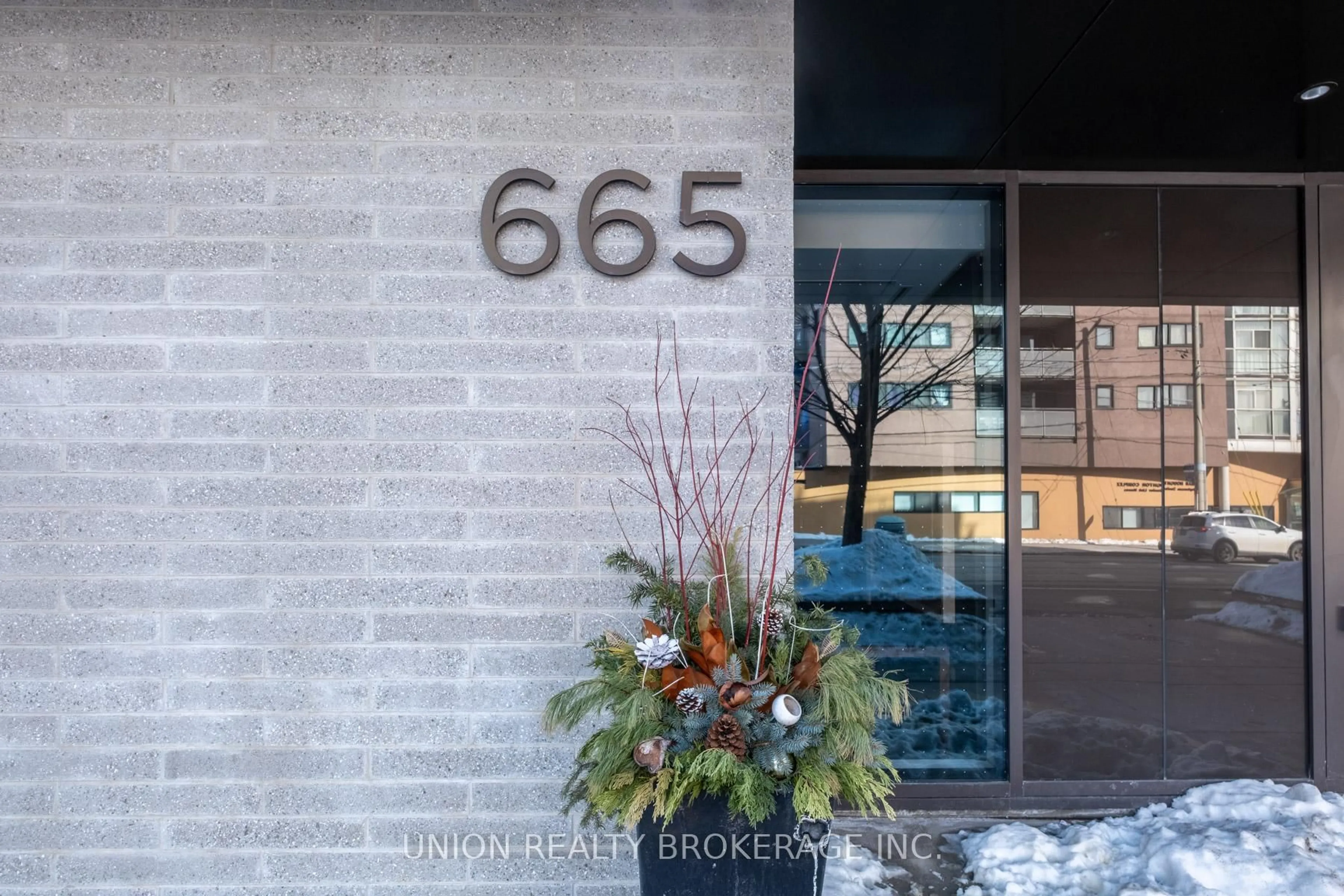 Indoor entryway for 665 Kingston Rd #309, Toronto Ontario M4E 0B6