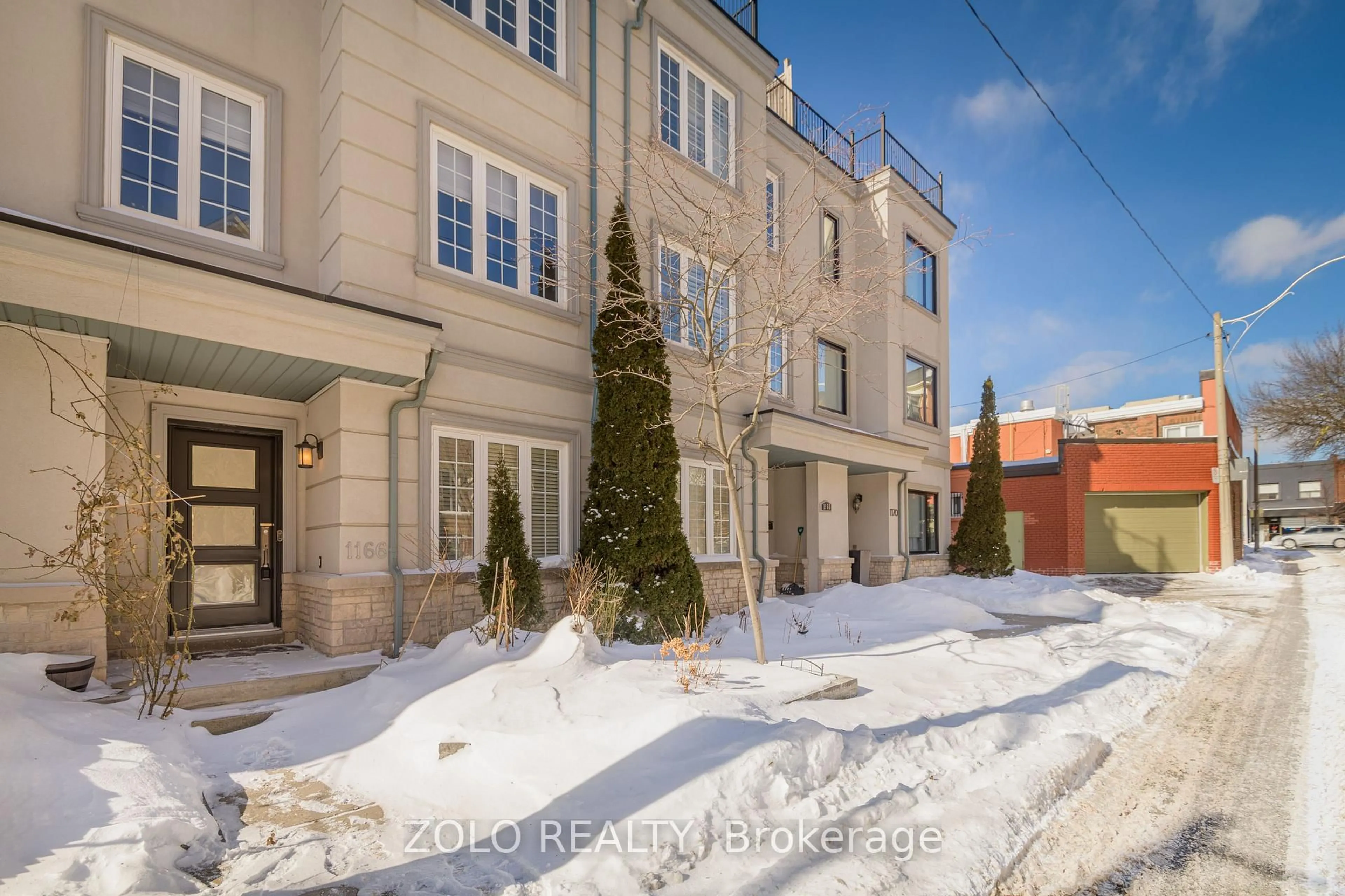 Patio, street for 1166 CRAVEN Rd, Toronto Ontario M4J 0A2