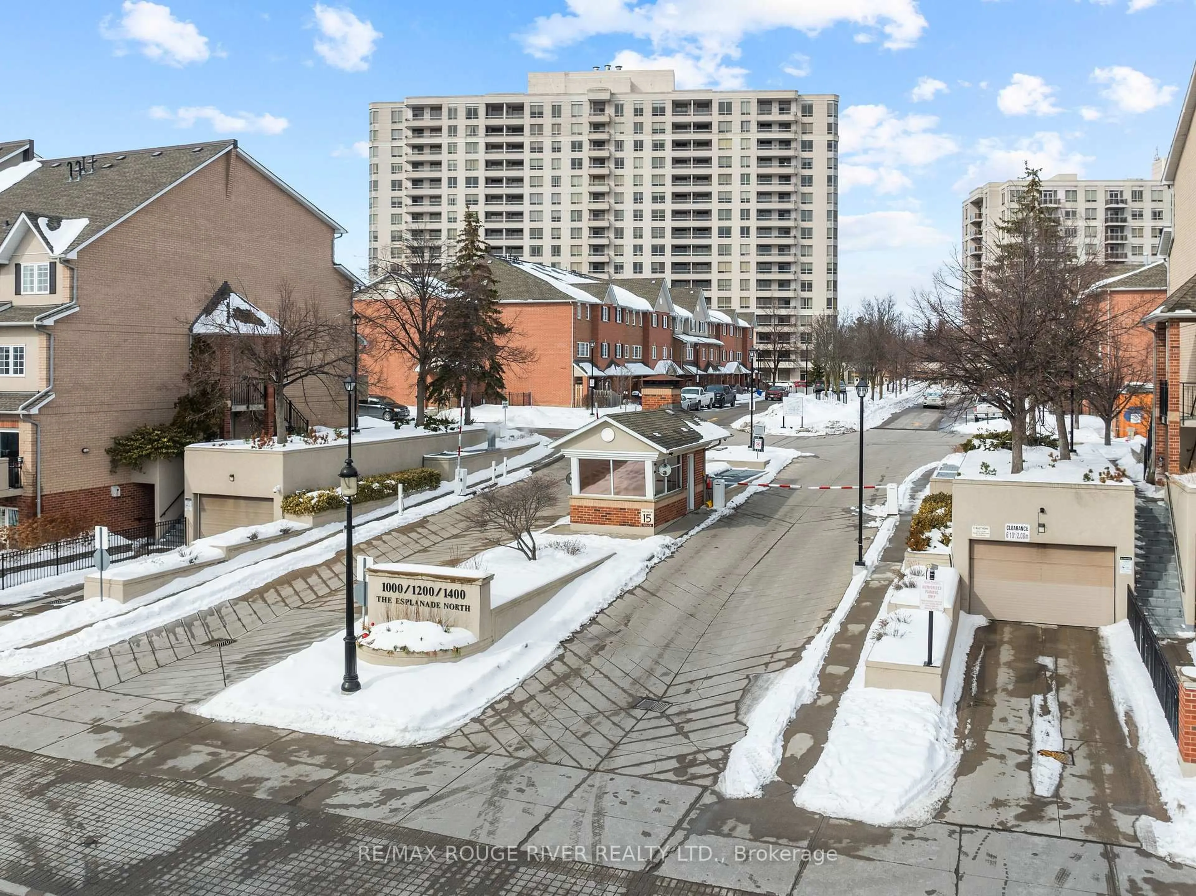 A pic from outside/outdoor area/front of a property/back of a property/a pic from drone, city buildings view from balcony for 1200 The Esplanade Rd #818, Pickering Ontario L1V 6V3