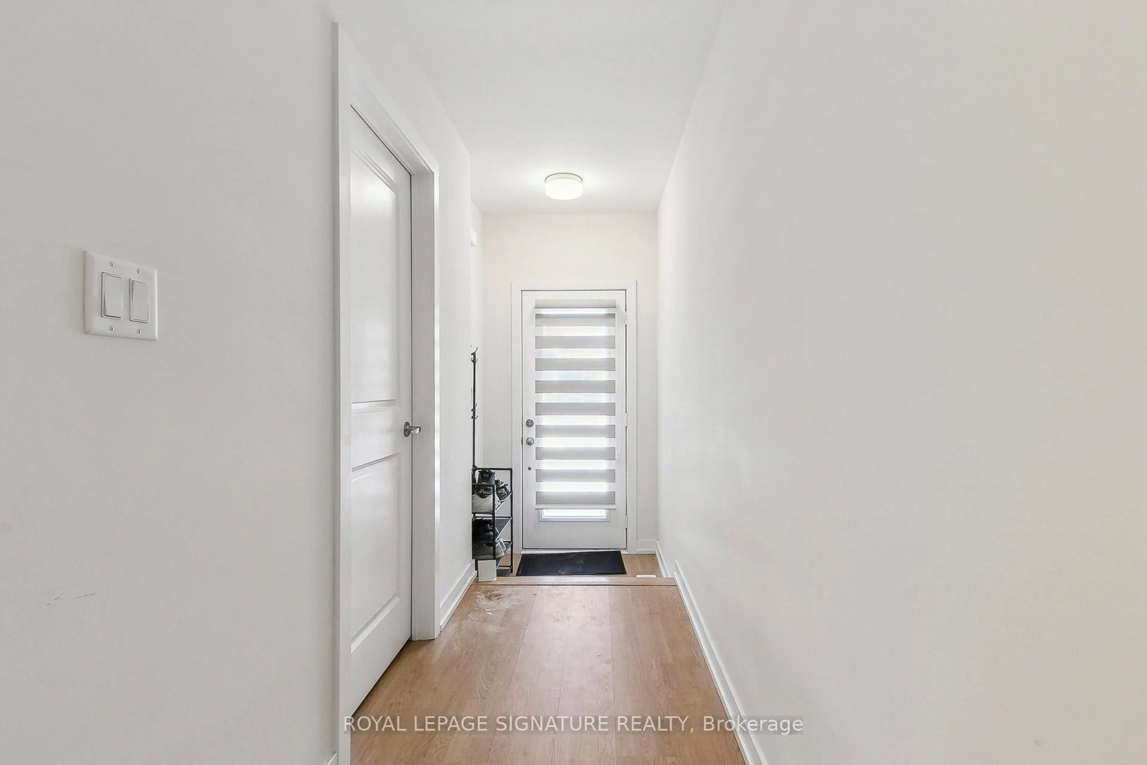 Indoor entryway for 65 Akil Thomas Gdns, Toronto Ontario M1P 3C1