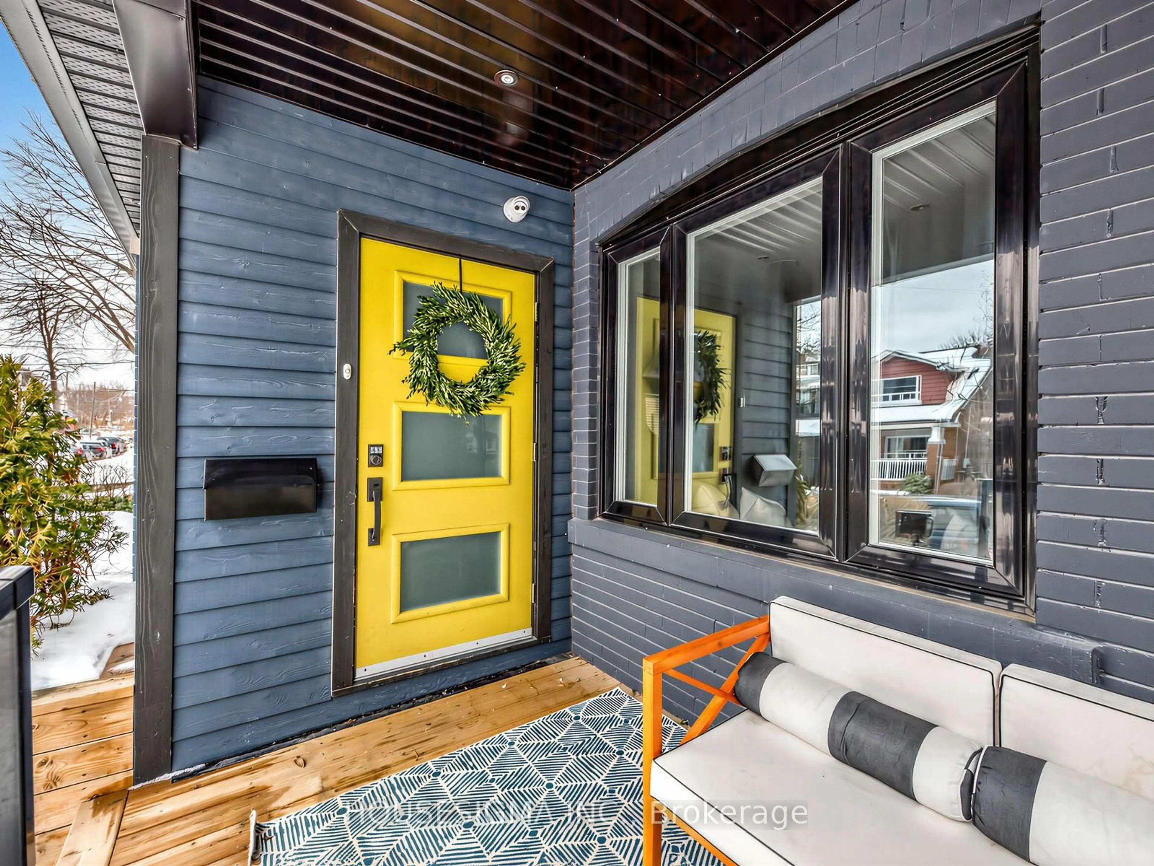 Indoor entryway for 41 Kent Rd, Toronto Ontario M4L 2X5