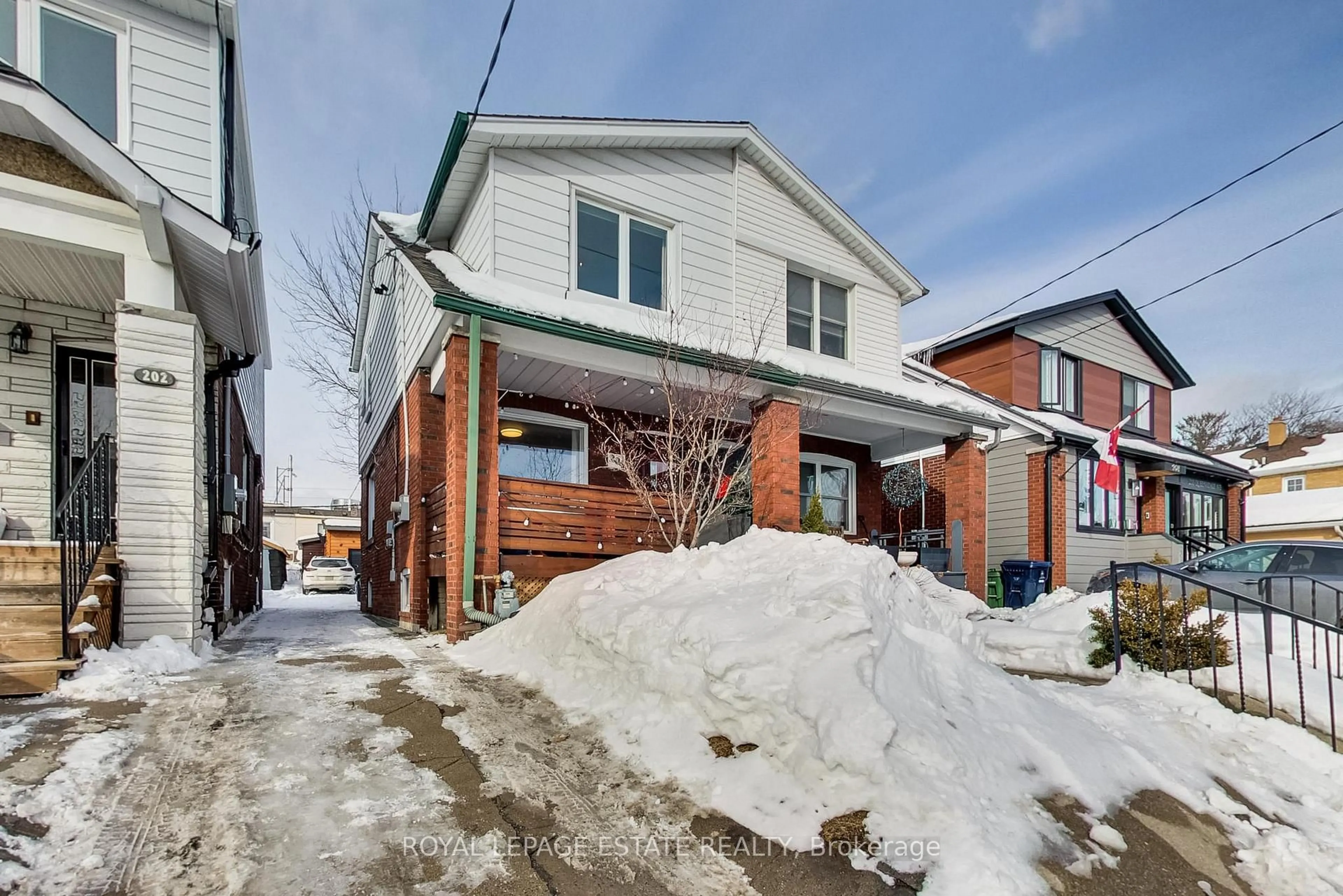 Unknown for 204 Queensdale Ave, Toronto Ontario M4C 2A9