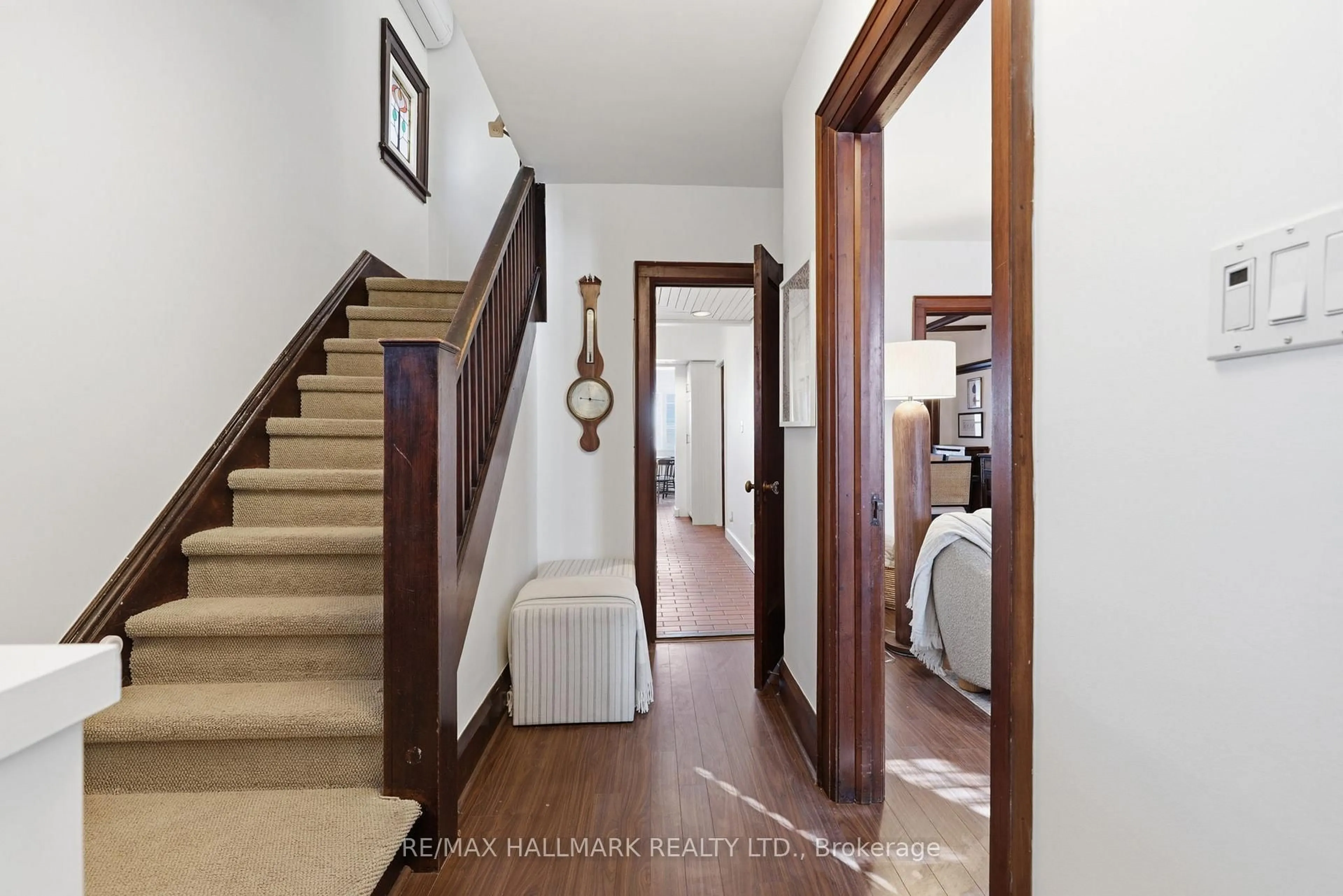 Indoor foyer for 22 Chester Hill Rd, Toronto Ontario M4K 1X3