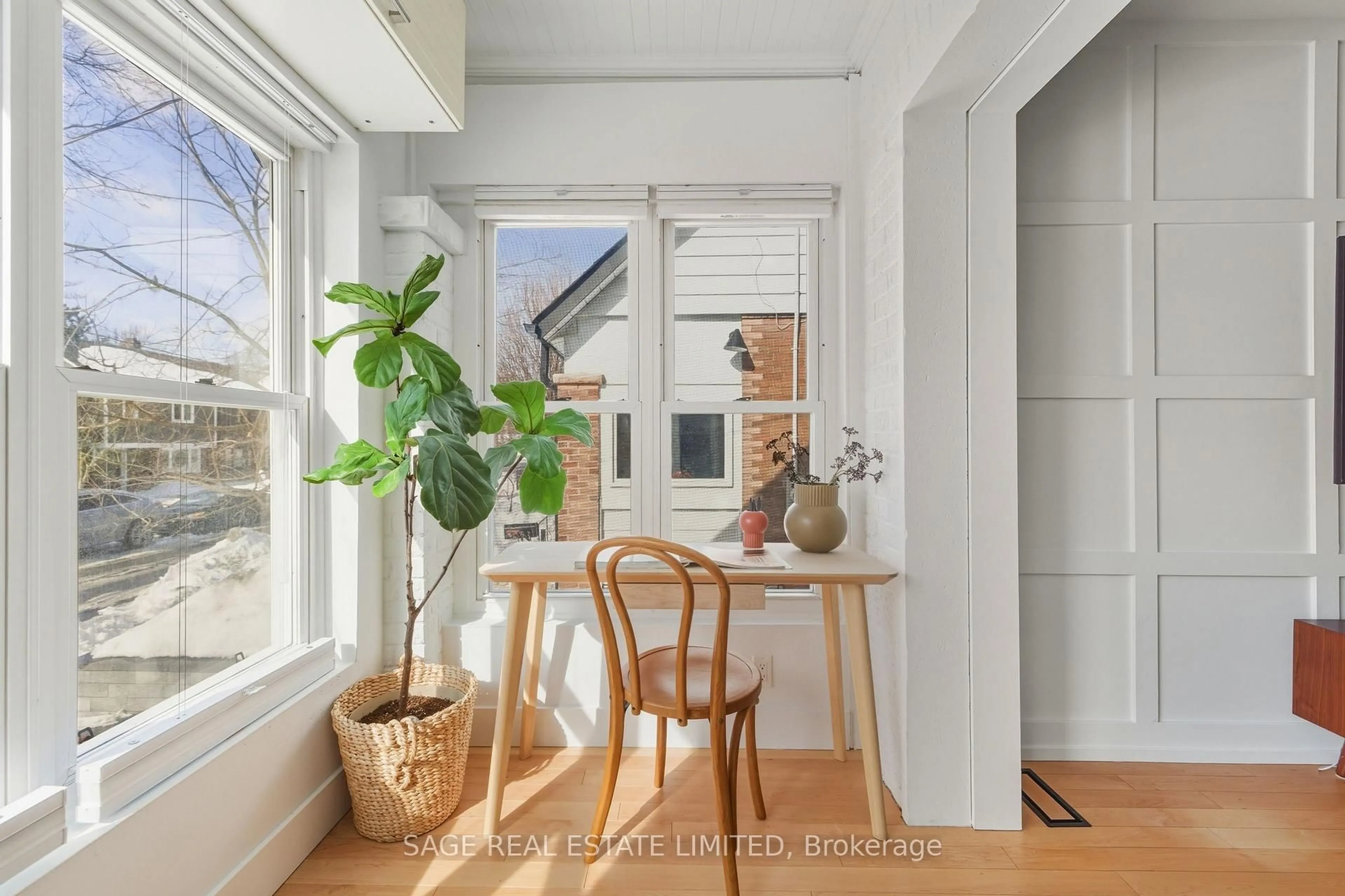 Indoor entryway for 107 Hiltz Ave, Toronto Ontario M4L 2N7