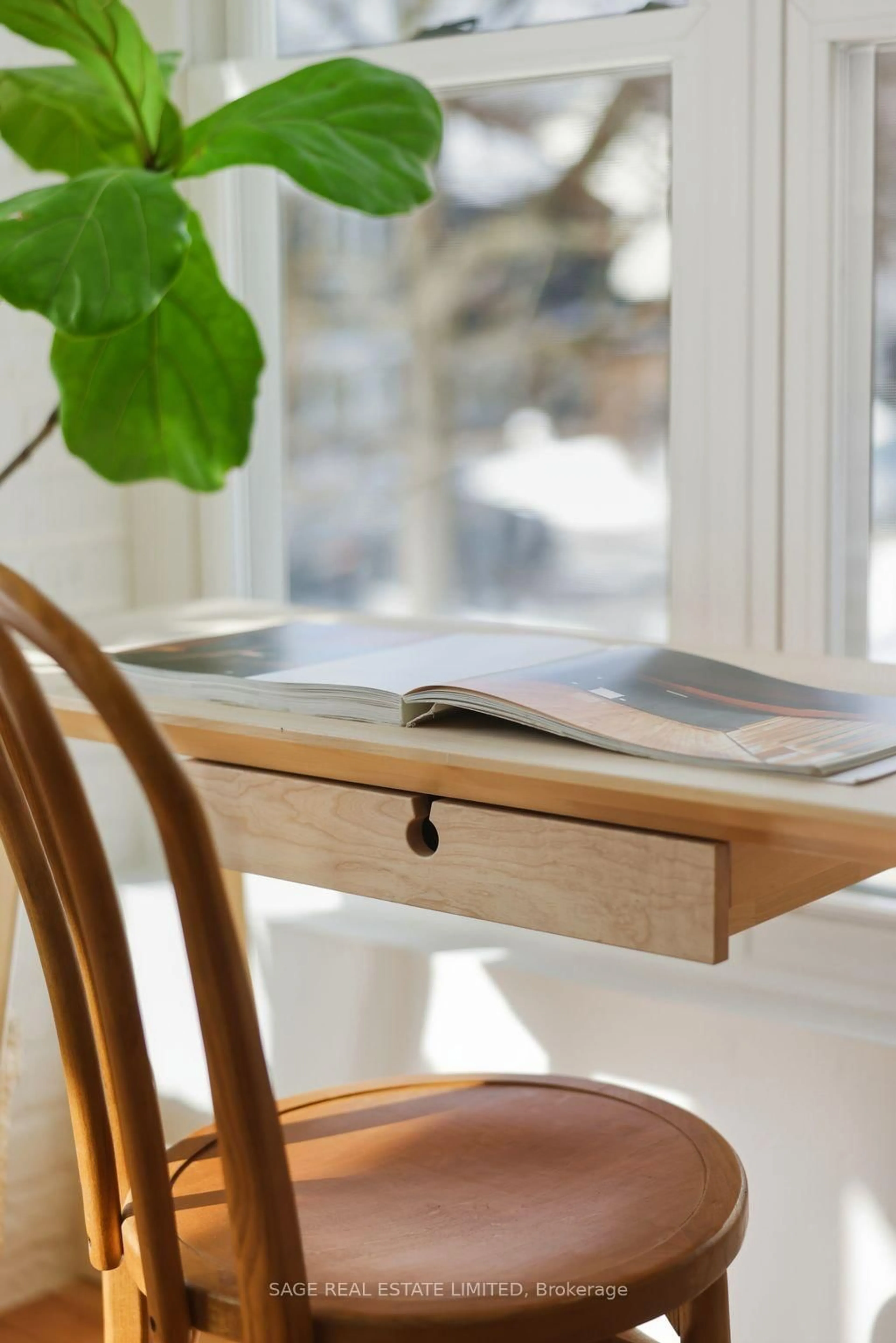 Unknown for 107 Hiltz Ave, Toronto Ontario M4L 2N7