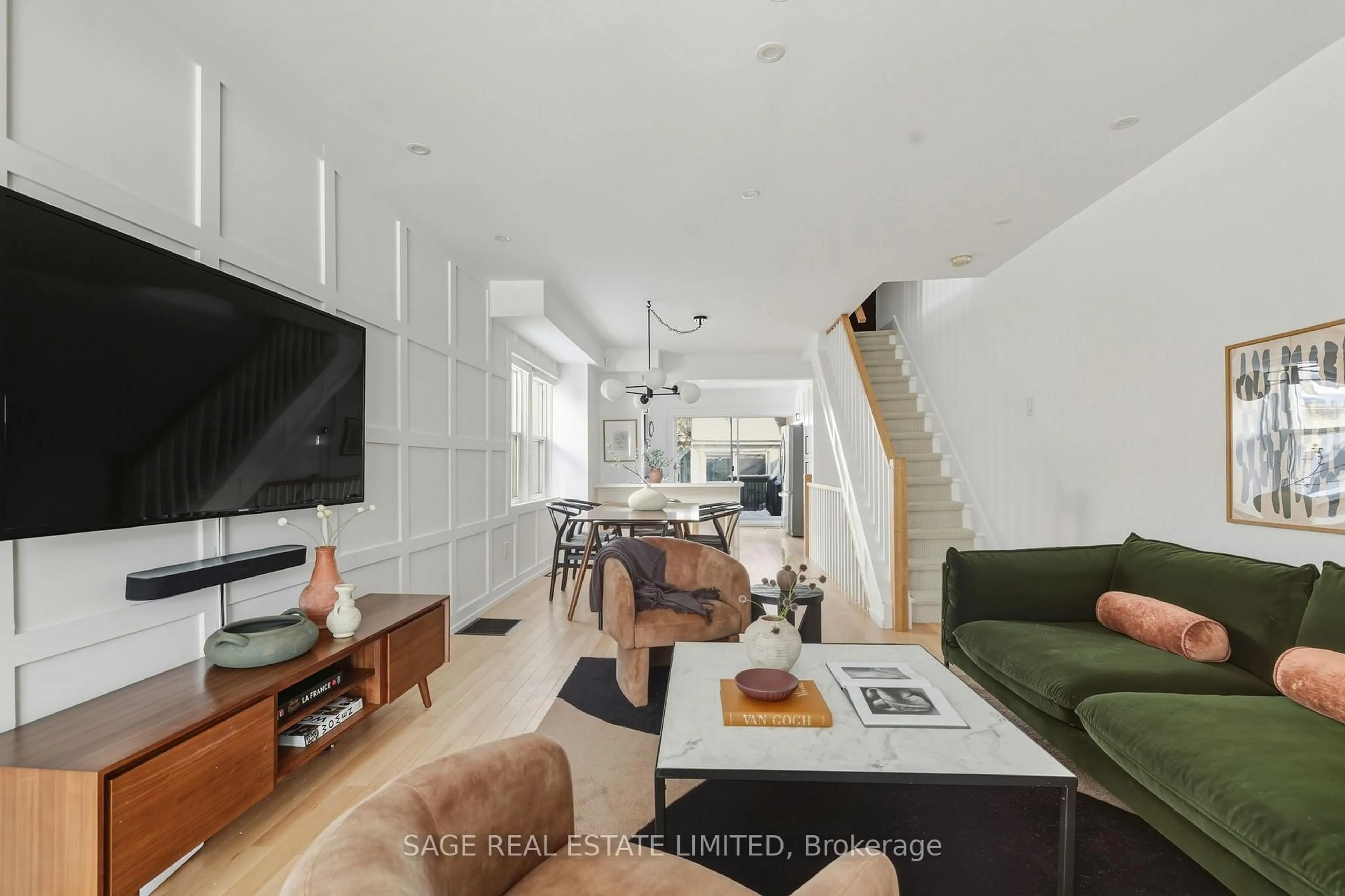 Unknown for 107 Hiltz Ave, Toronto Ontario M4L 2N7